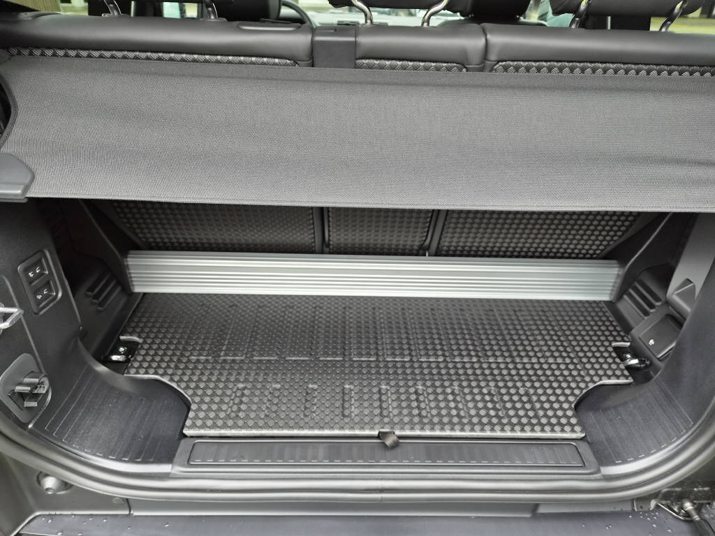 LAND ROVER Defender 90 3.0 D I6 350cv X-Dynamic HSE-image-11