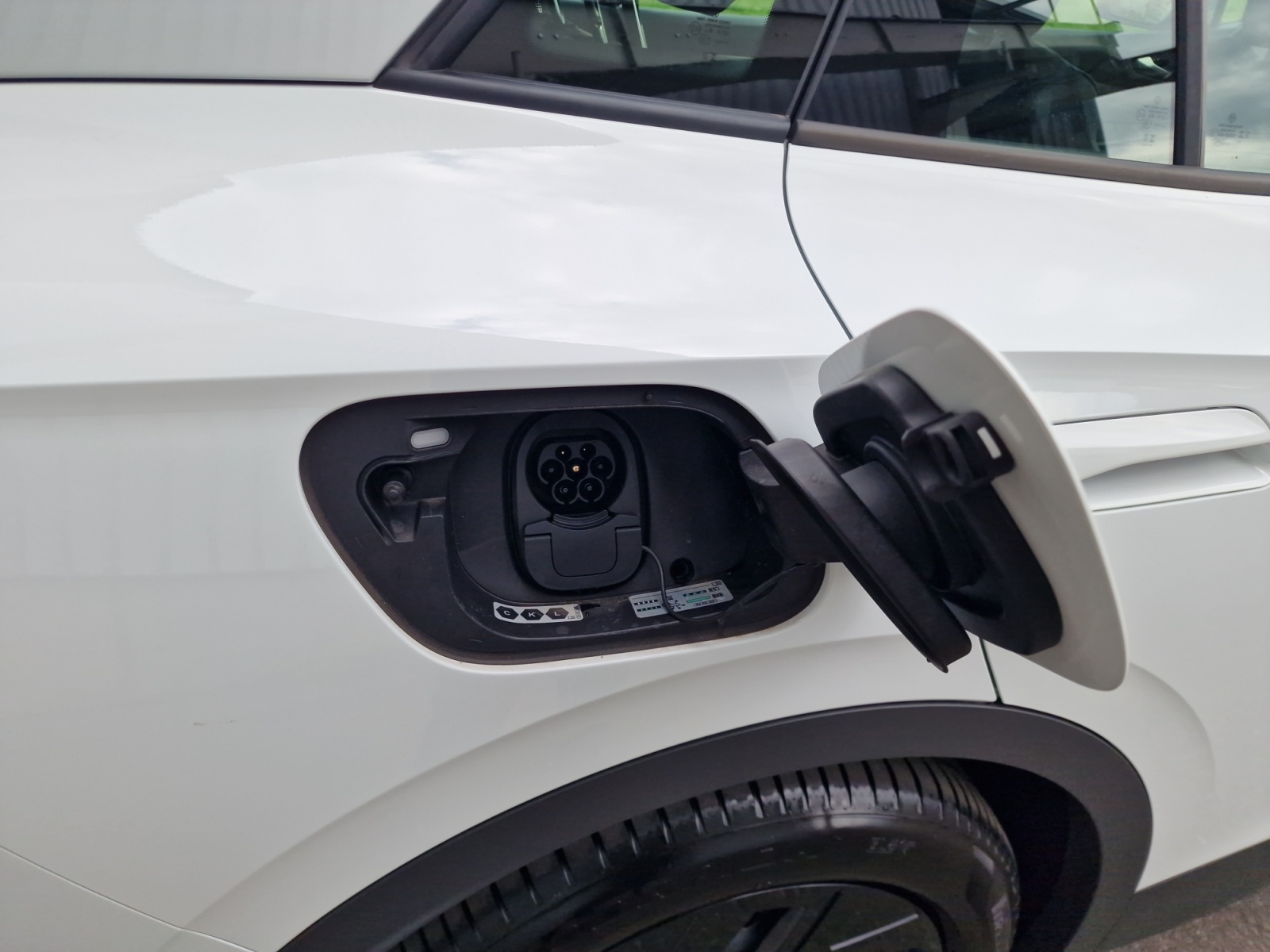 VW ID.4 Pro 77 kWh 4x4 Panorama AHK MY2027-image-10