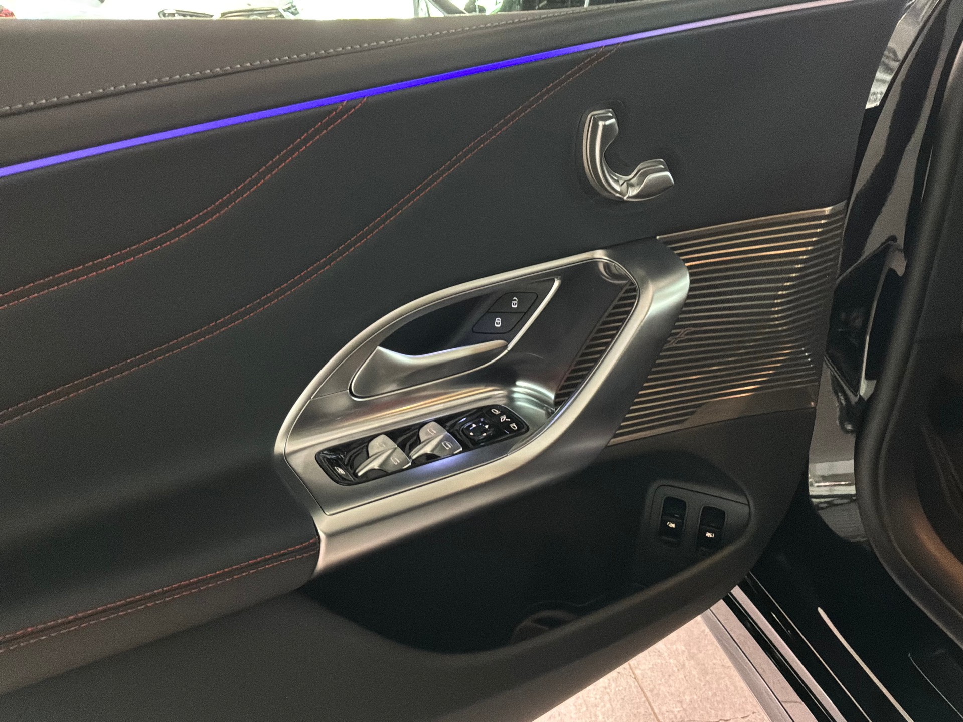MERCEDES-BENZ C400 4Matic EQ Technologie-image-13
