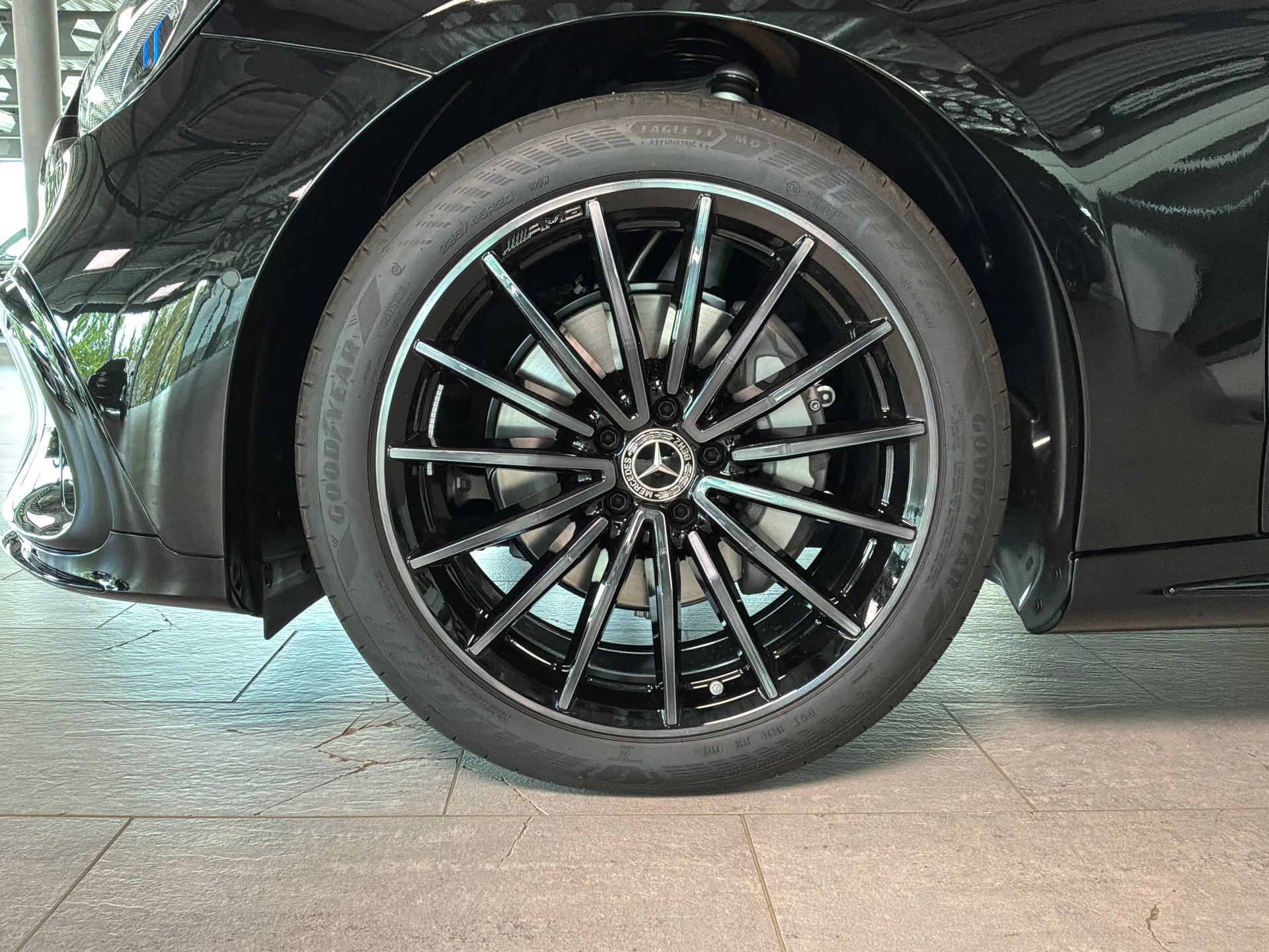 MERCEDES-BENZ C400 4Matic EQ Technologie-image-5