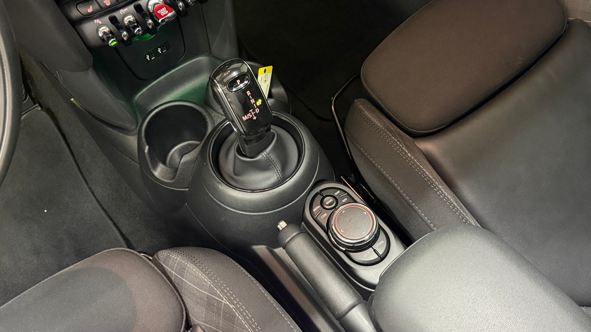 MINI Cooper Steptronic DKG-image-15