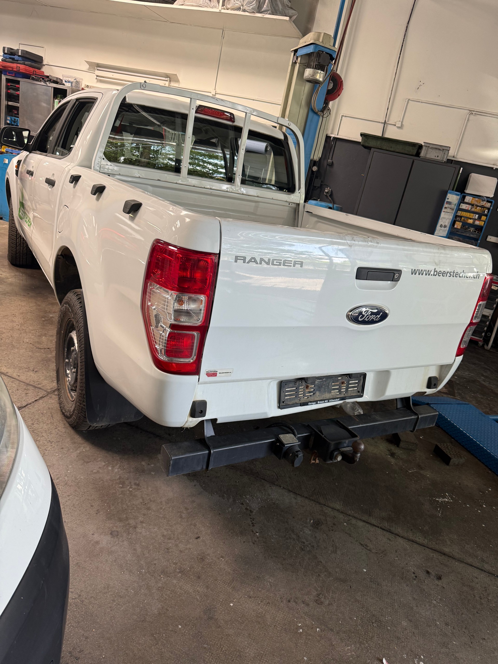 FORD Ranger LTD 2.2 TDCi 4x4-image-2