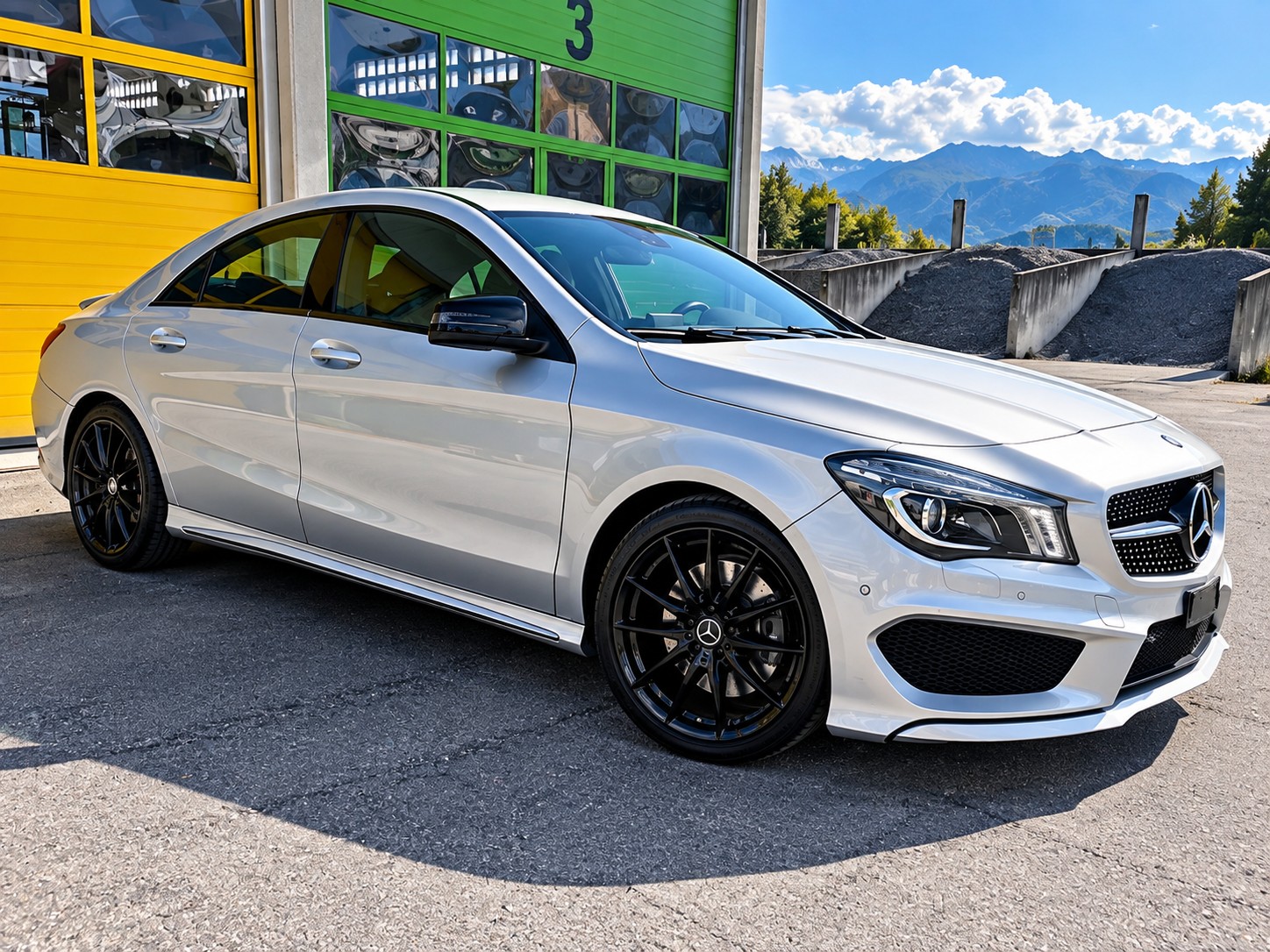 MERCEDES-BENZ CLA 200 AMG Line 7G-DCT-image-4