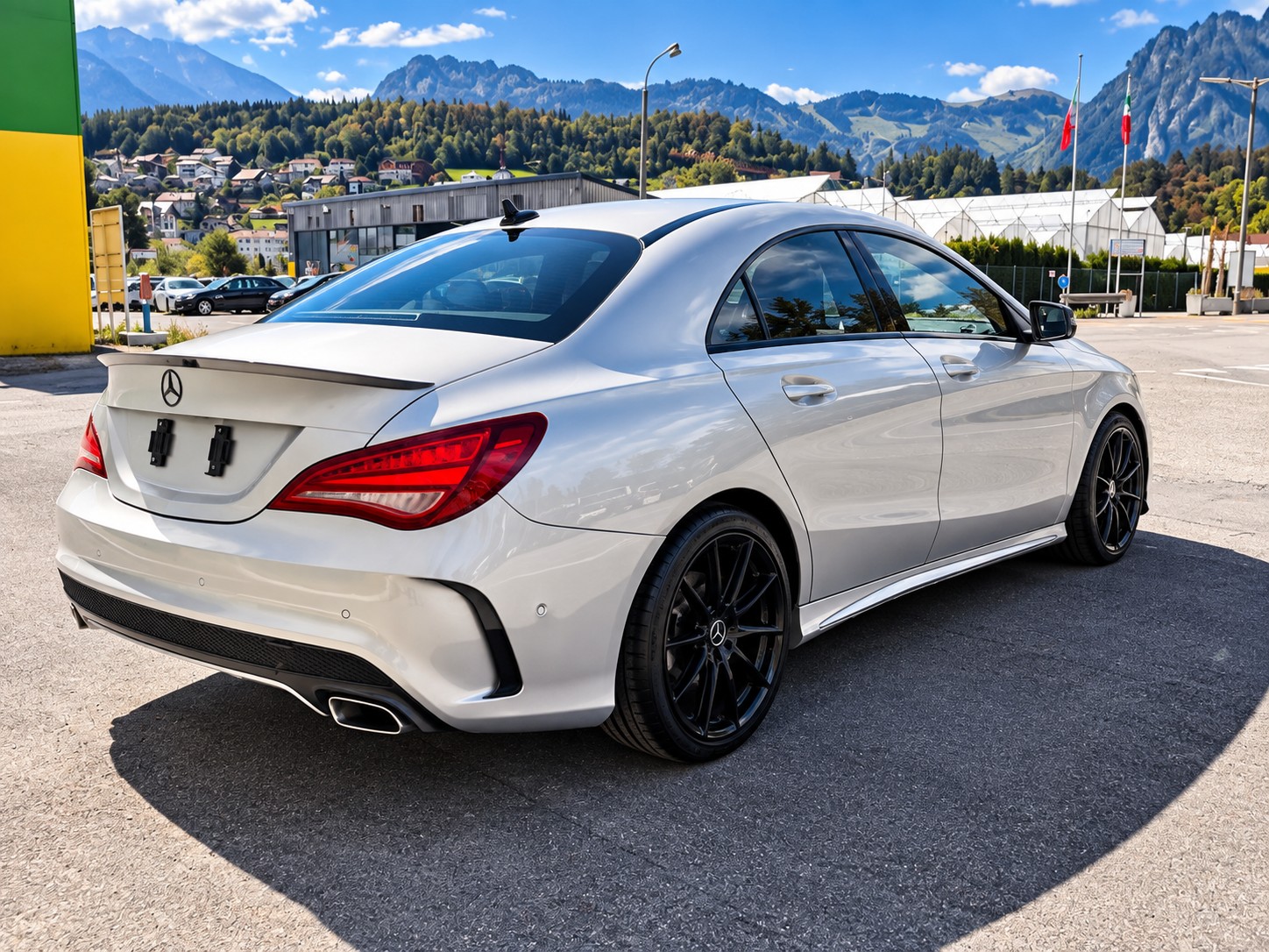 MERCEDES-BENZ CLA 200 AMG Line 7G-DCT-image-3