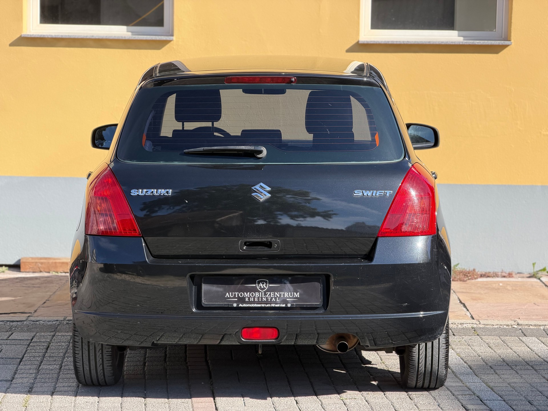 SUZUKI Swift 1.3i 16V GL Top-image-5