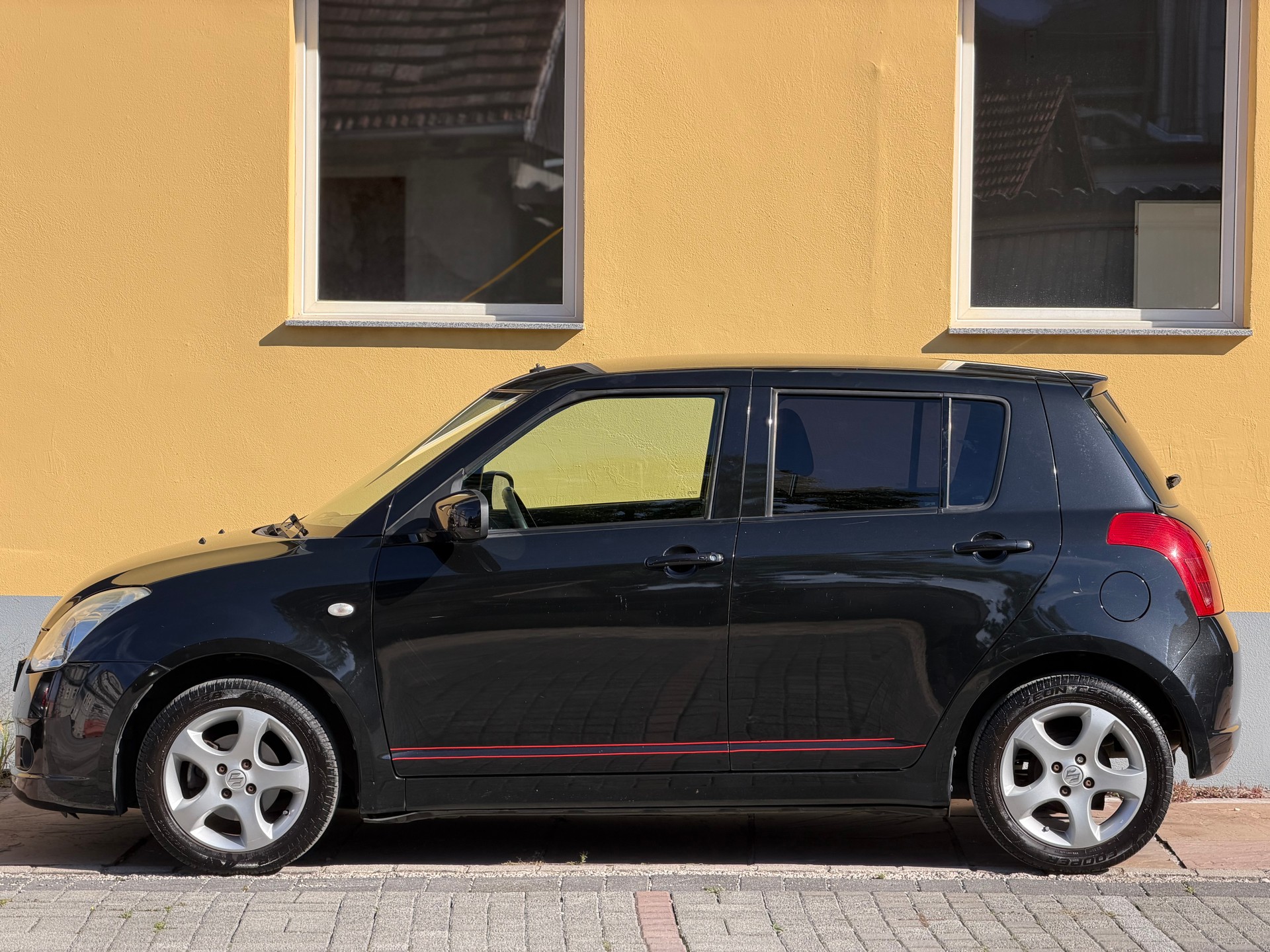 SUZUKI Swift 1.3i 16V GL Top-image-8
