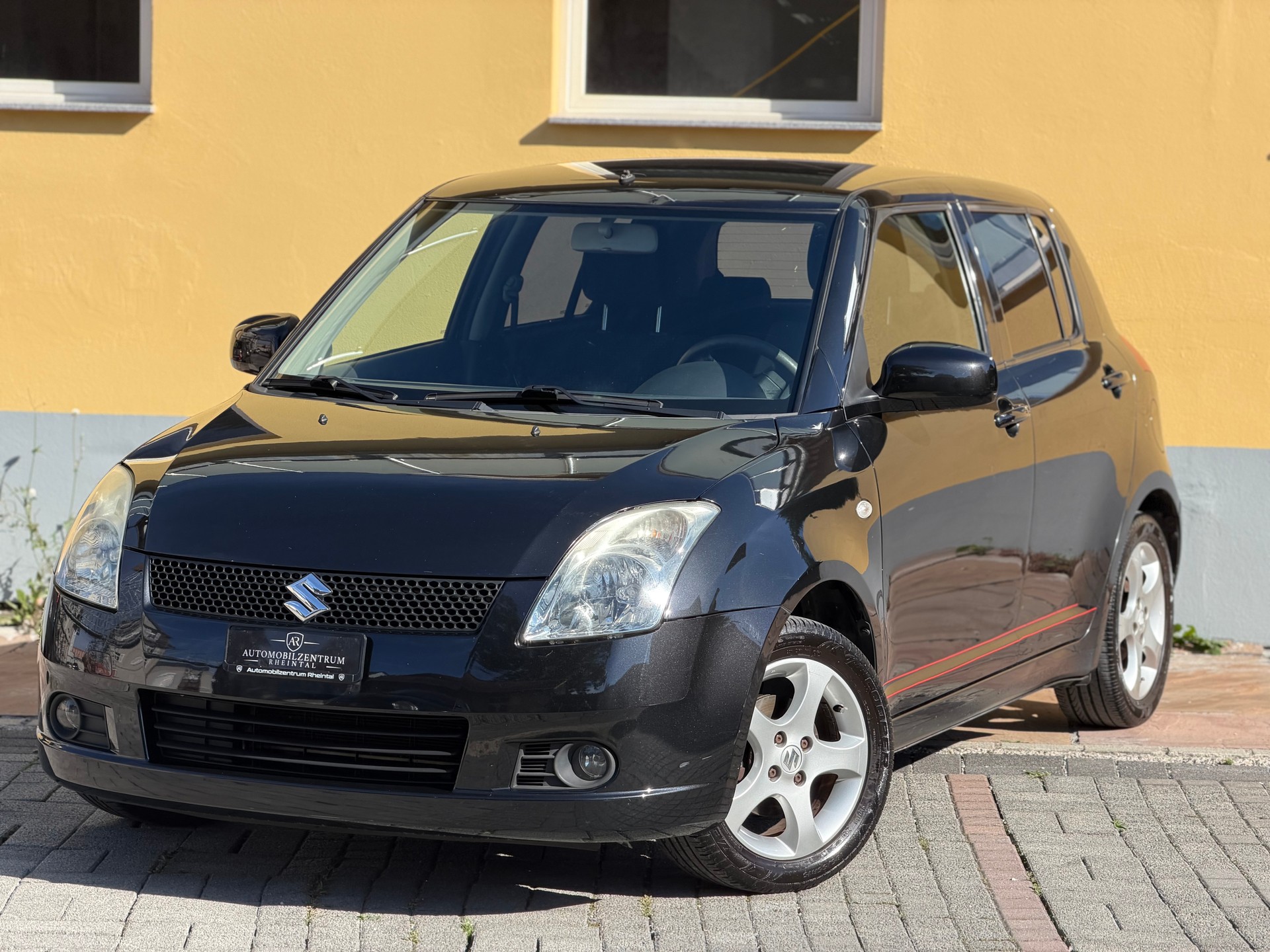 SUZUKI Swift 1.3i 16V GL Top-image-0