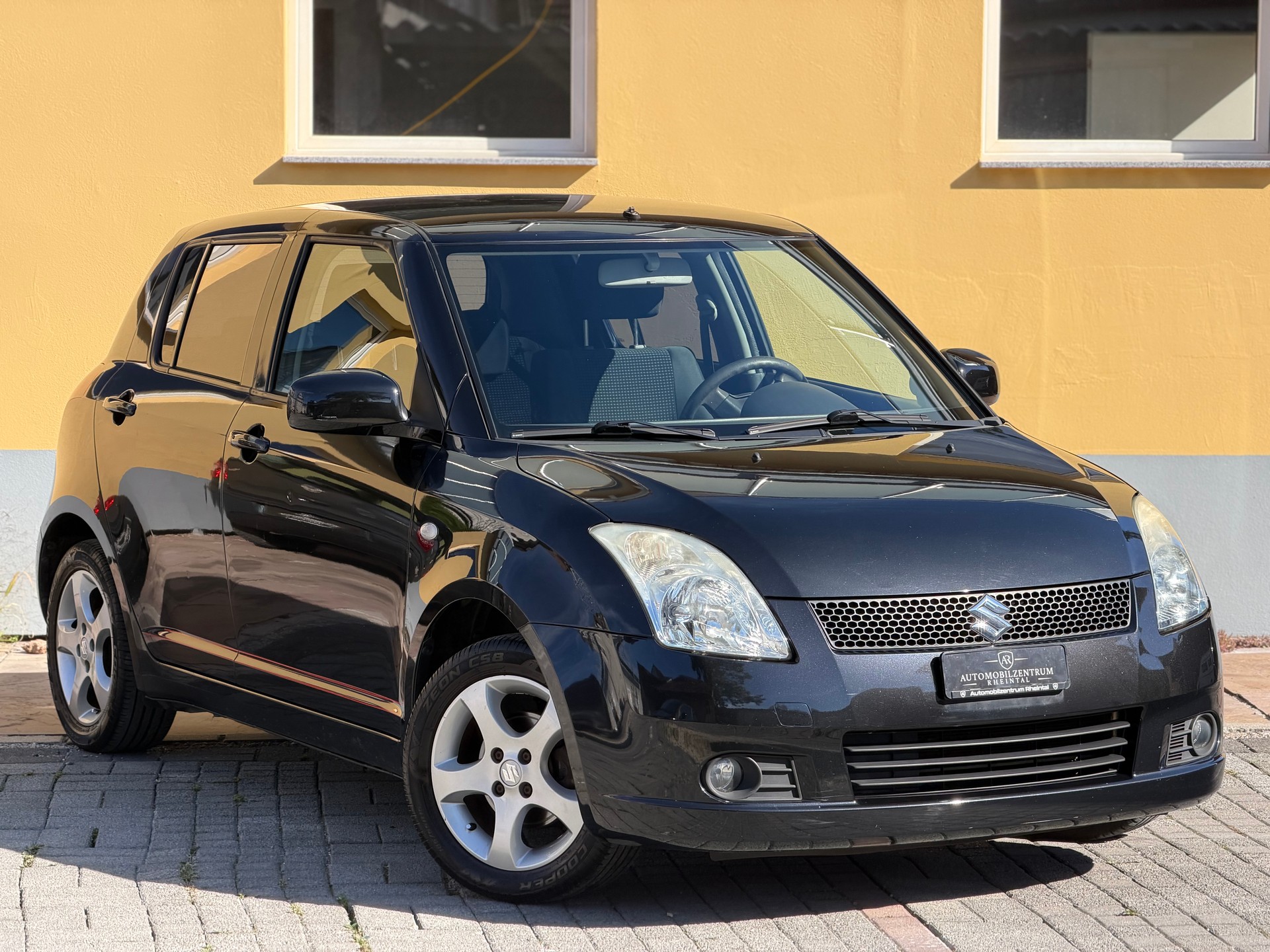 SUZUKI Swift 1.3i 16V GL Top-image-2