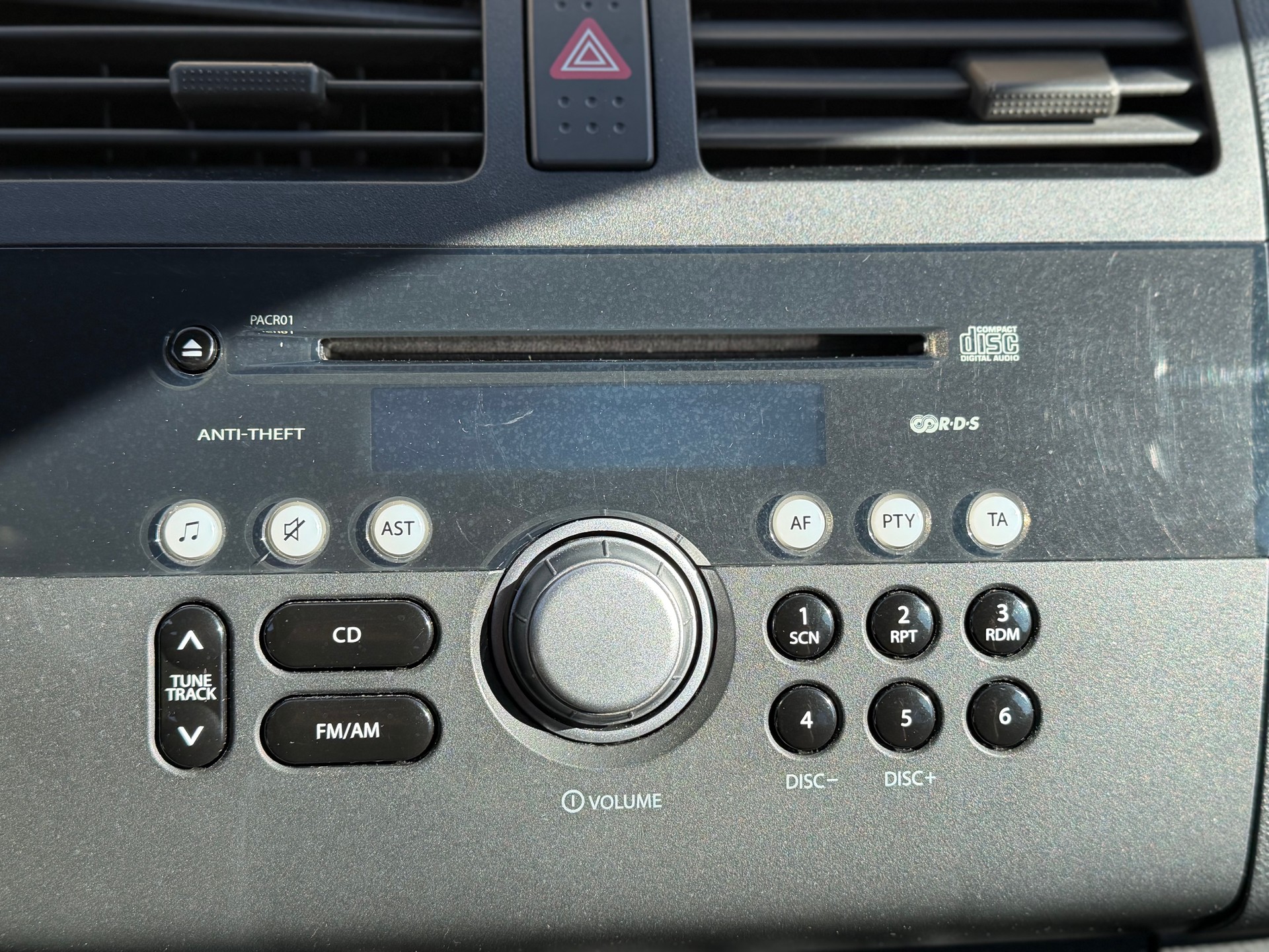 SUZUKI Swift 1.3i 16V GL Top-image-16