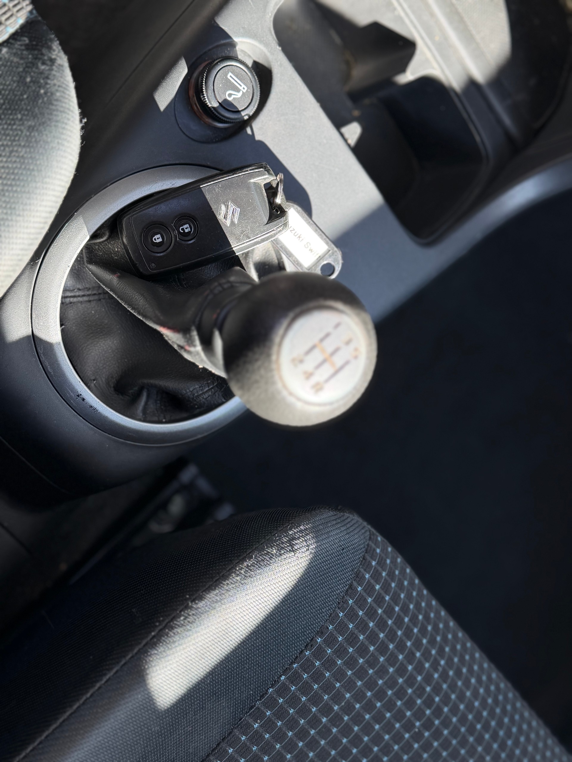 SUZUKI Swift 1.3i 16V GL Top-image-18