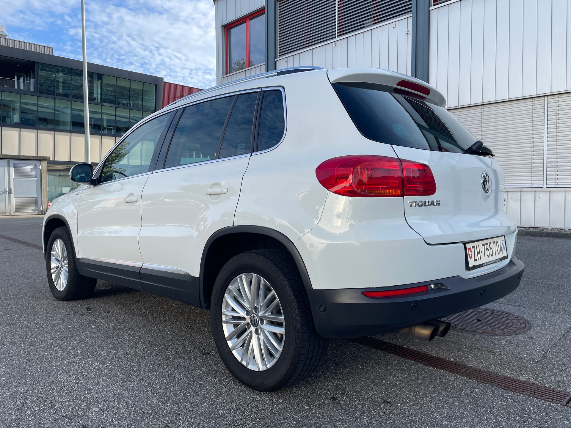 VW Tiguan 2.0 TSI Cup 4Motion DSG-image-2