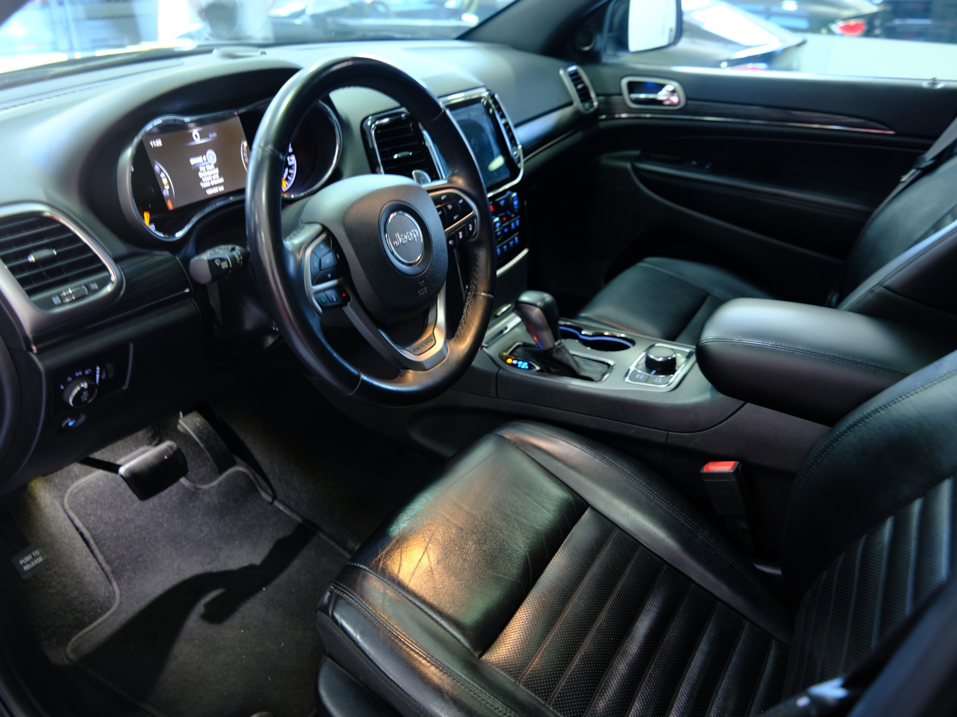 JEEP Grand Cherokee 3.0 CRD Summit Automatic *PANORAMADACH* *RÜCKFAHRKAMERA*-image-16