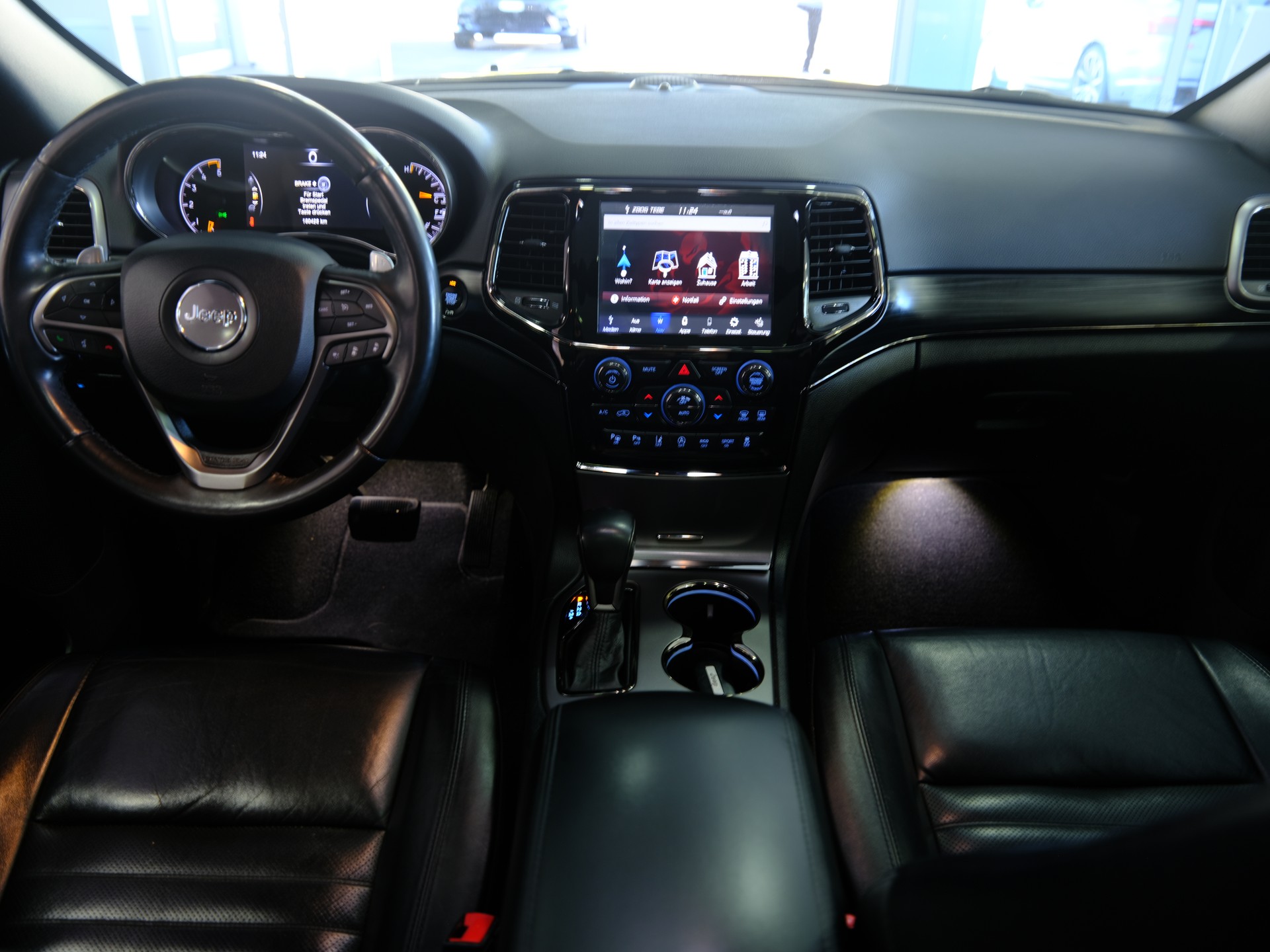 JEEP Grand Cherokee 3.0 CRD Summit Automatic *PANORAMADACH* *RÜCKFAHRKAMERA*-image-17