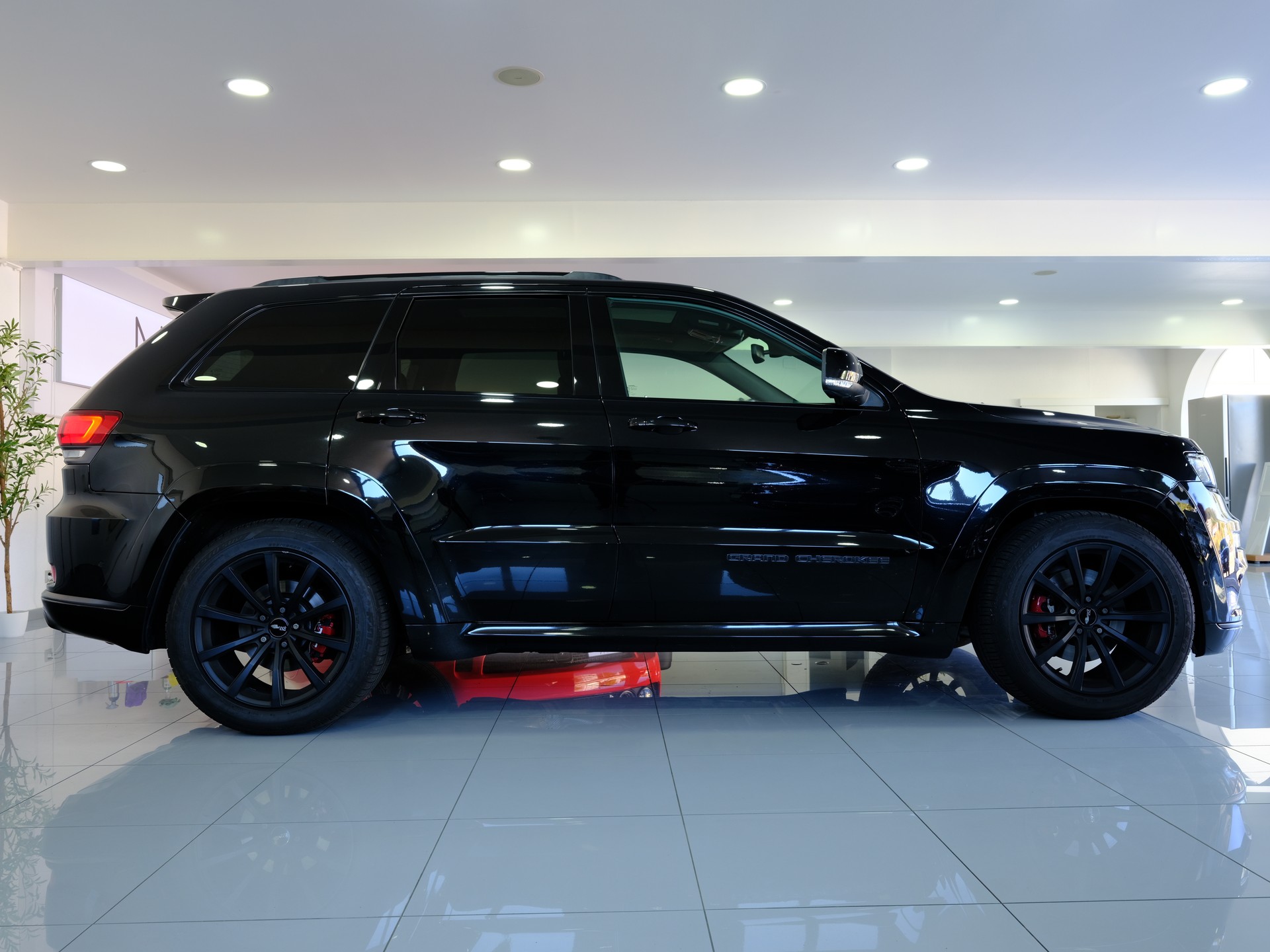 JEEP Grand Cherokee 3.0 CRD Summit Automatic *PANORAMADACH* *RÜCKFAHRKAMERA*-image-7