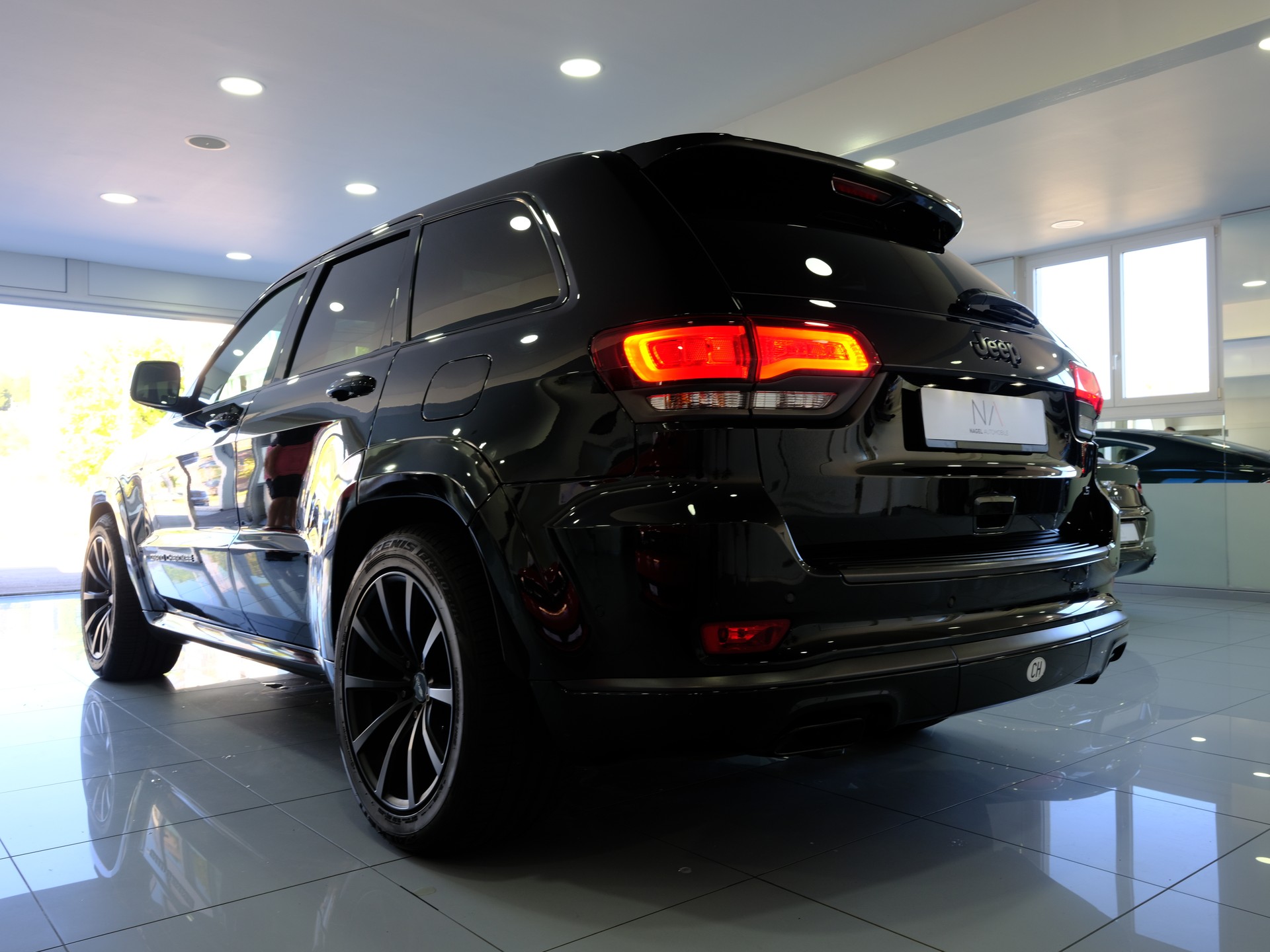 JEEP Grand Cherokee 3.0 CRD Summit Automatic *PANORAMADACH* *RÜCKFAHRKAMERA*-image-4
