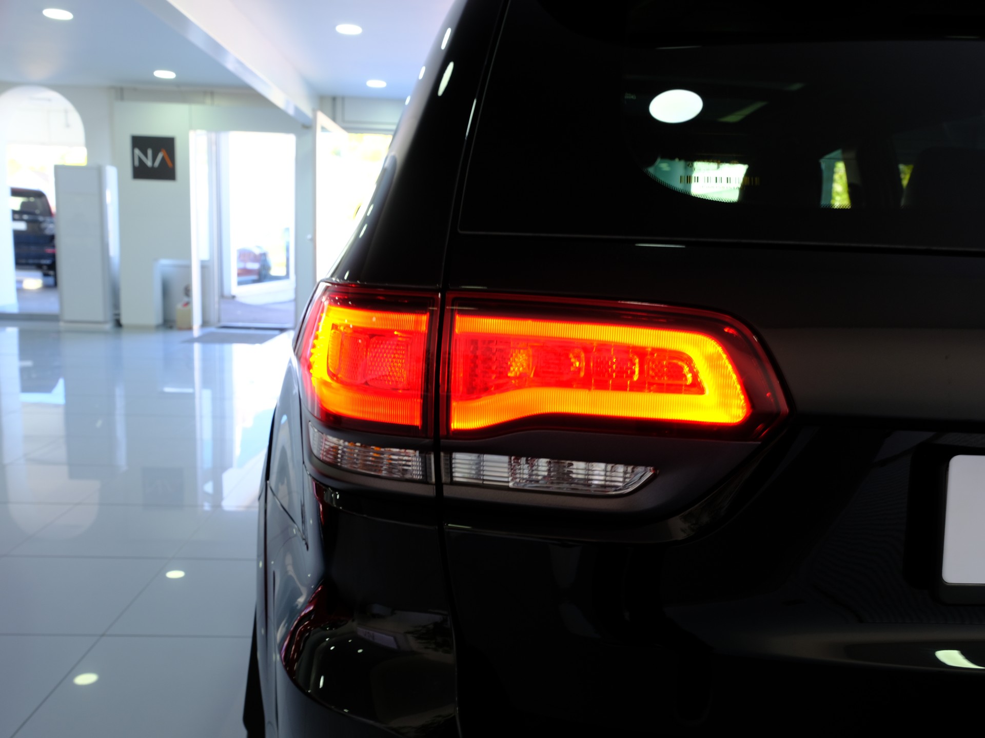 JEEP Grand Cherokee 3.0 CRD Summit Automatic *PANORAMADACH* *RÜCKFAHRKAMERA*-image-9