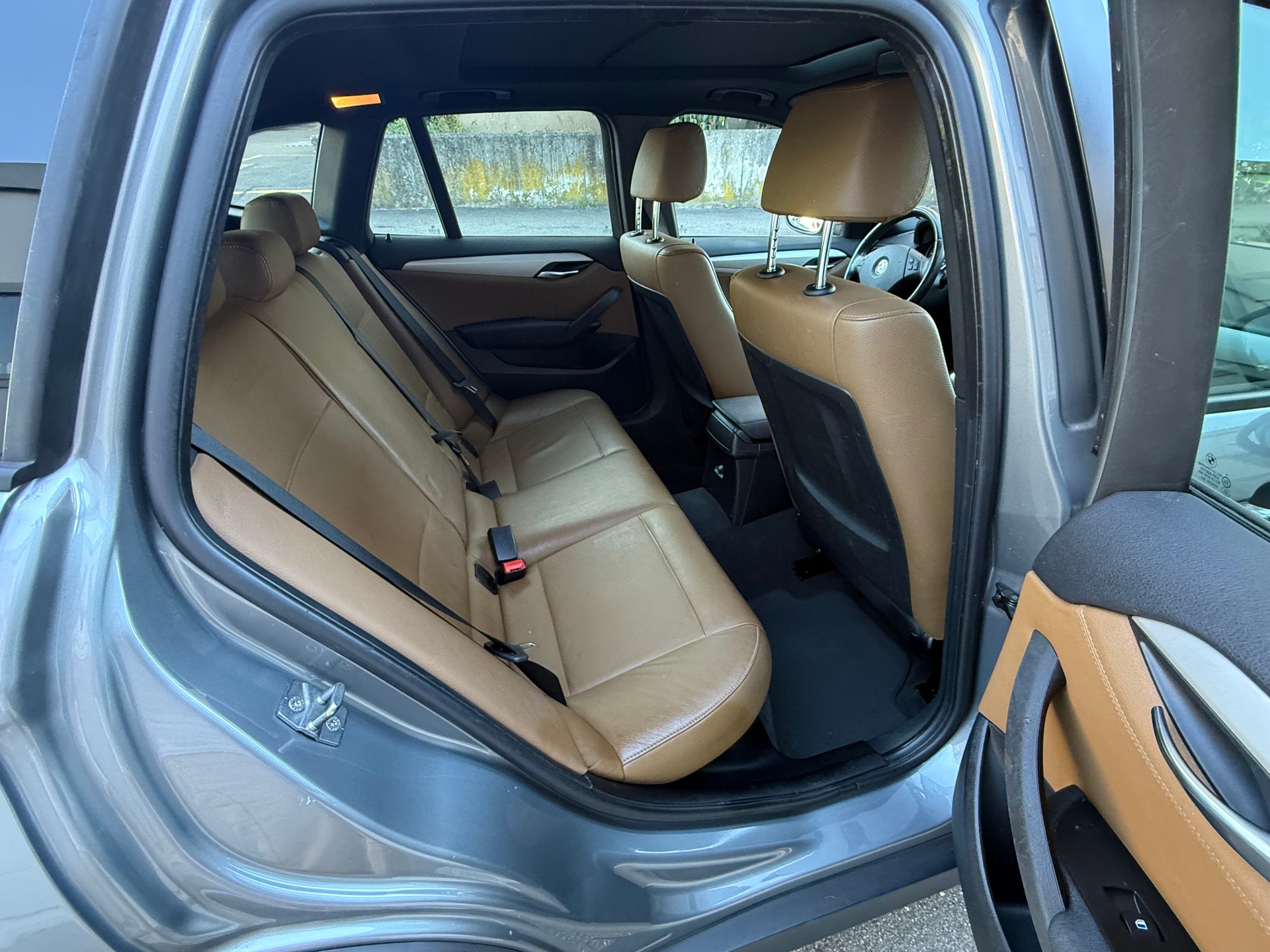 BMW X1 xDrive 20d Steptronic *Frisch ab MFK *Tempomat *Automat *Abnehmbare Anhängerkupplung *Sitzheizung *Panorama-Glasdach-image-14