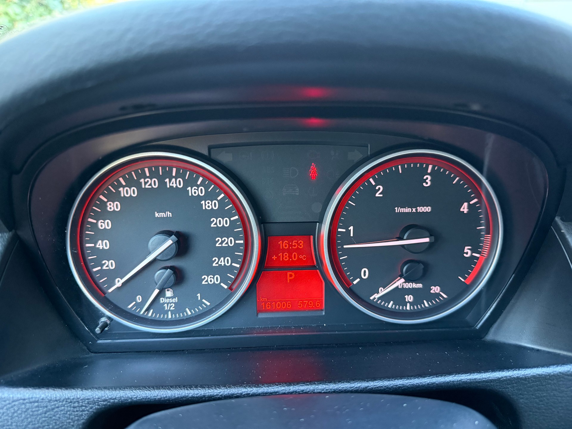 BMW X1 xDrive 20d Steptronic *Frisch ab MFK *Tempomat *Automat *Abnehmbare Anhängerkupplung *Sitzheizung *Panorama-Glasdach-image-9