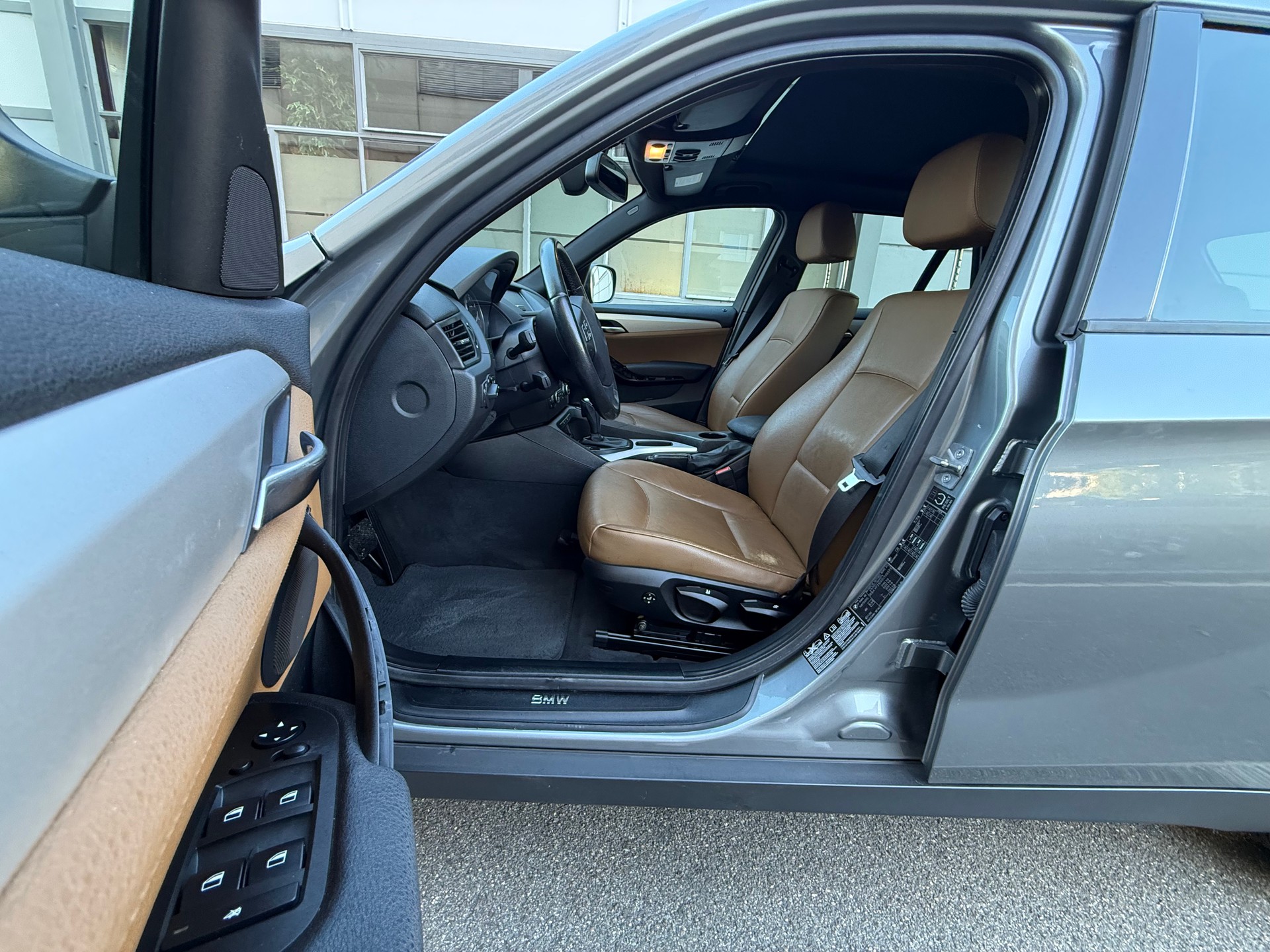 BMW X1 xDrive 20d Steptronic *Frisch ab MFK *Tempomat *Automat *Abnehmbare Anhängerkupplung *Sitzheizung *Panorama-Glasdach-image-5