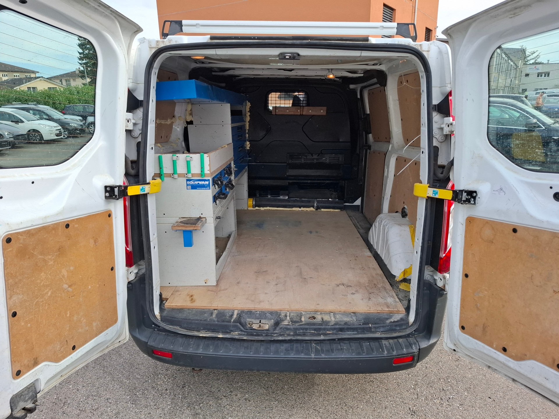 FORD Transit Custom Van 250 L1H1 Ambiente-image-10