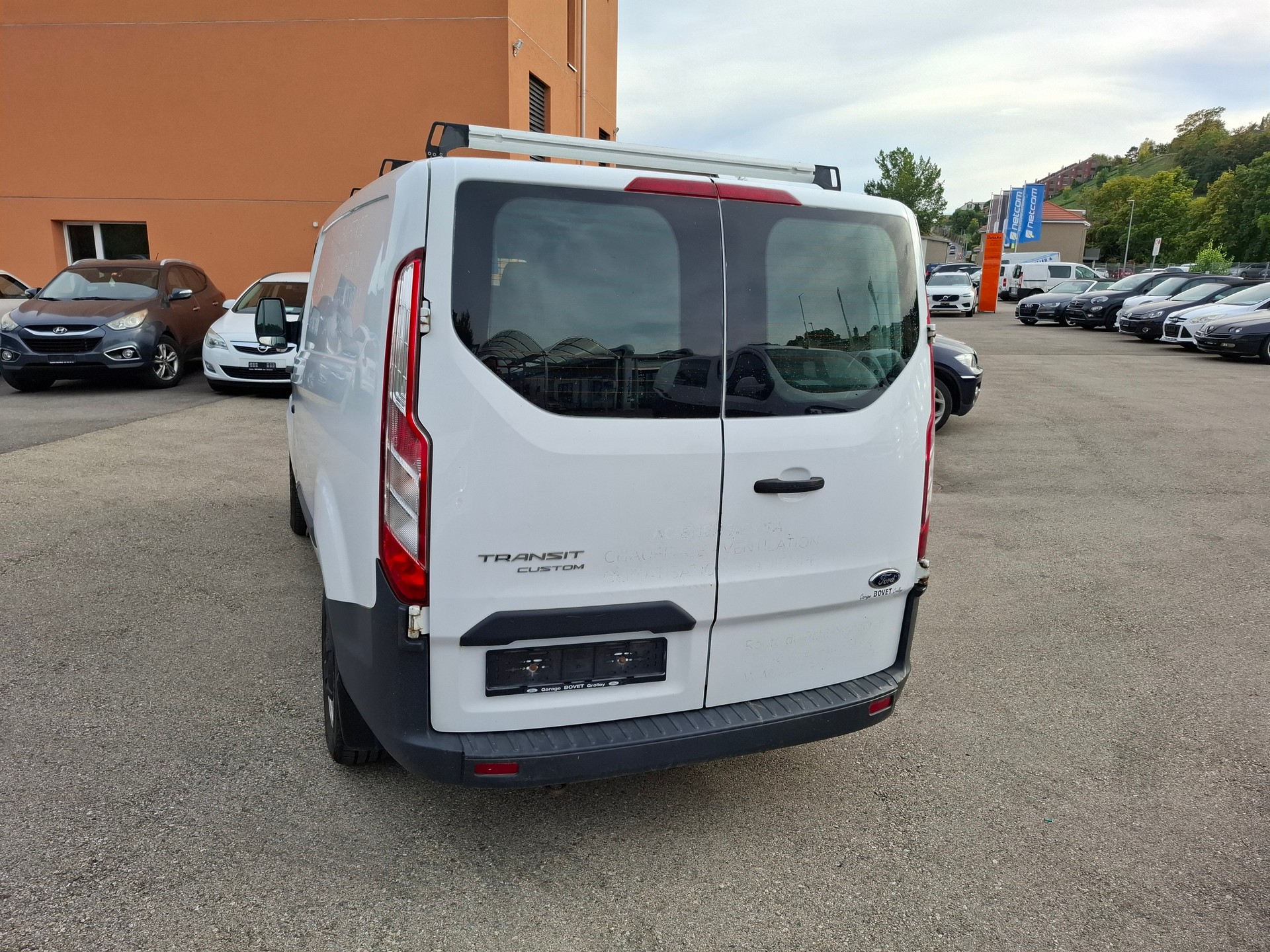 FORD Transit Custom Van 250 L1H1 Ambiente-image-3
