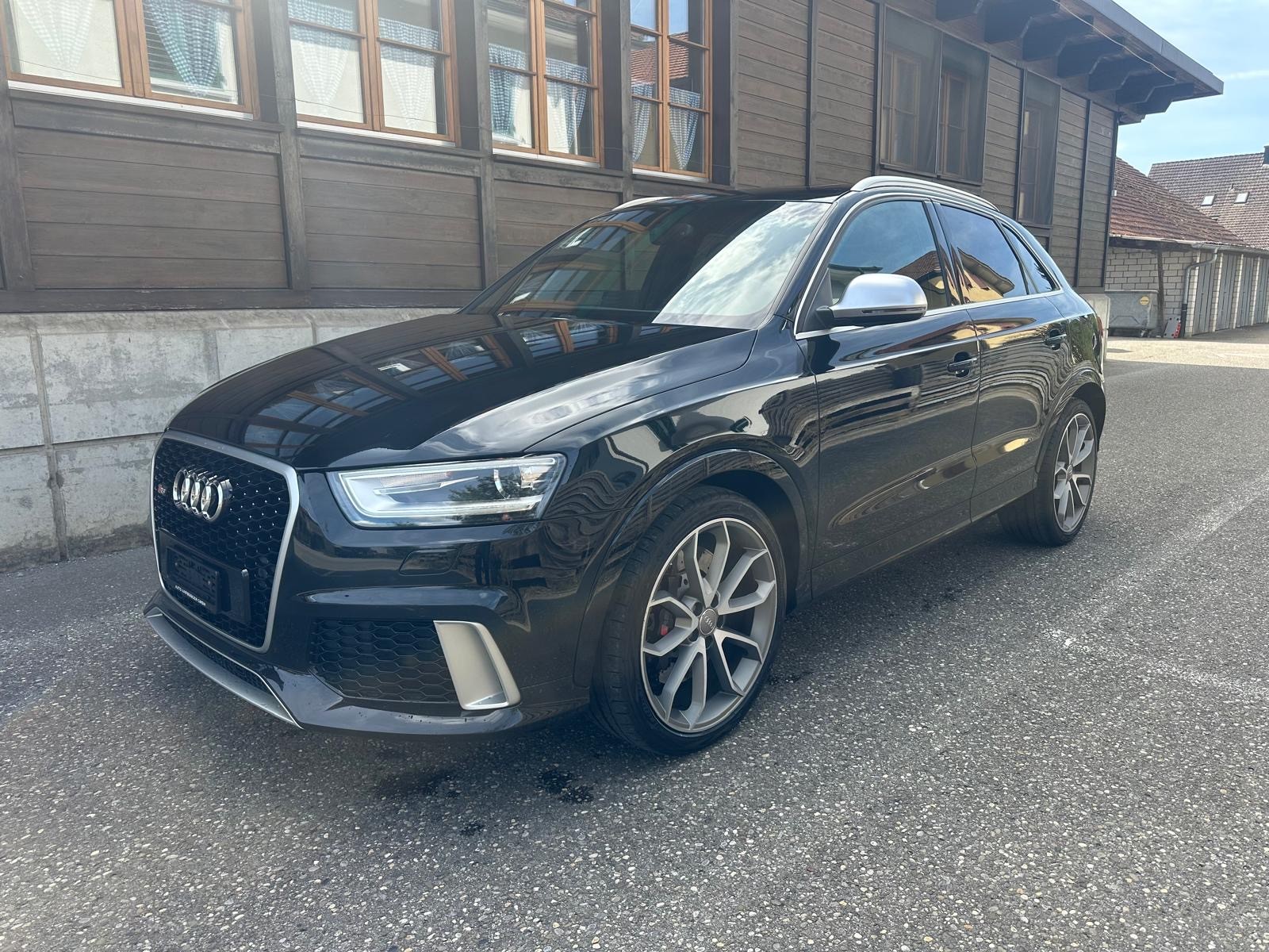 AUDI RS Q3 2.5 TFSI quattro S-tronic-image-1
