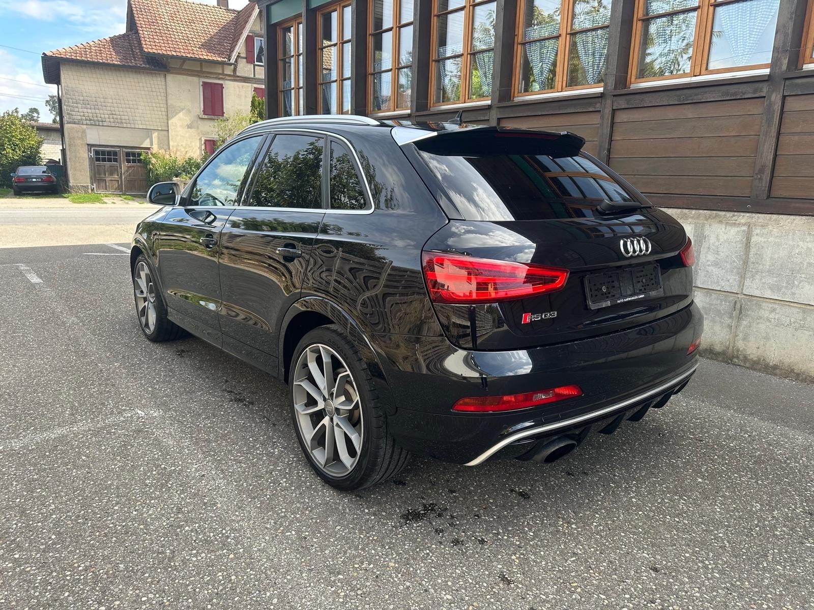 AUDI RS Q3 2.5 TFSI quattro S-tronic-image-2