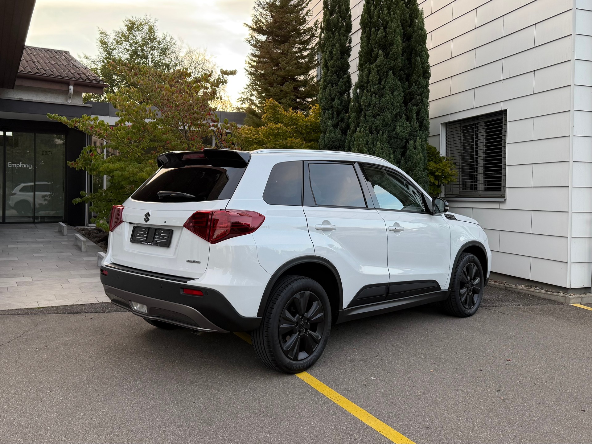 SUZUKI Vitara 1.4 4x4 Boosterjet Compact Top Automatic Allgrip *Vollausstattung*aus 1. Hand*Garantie*-image-3