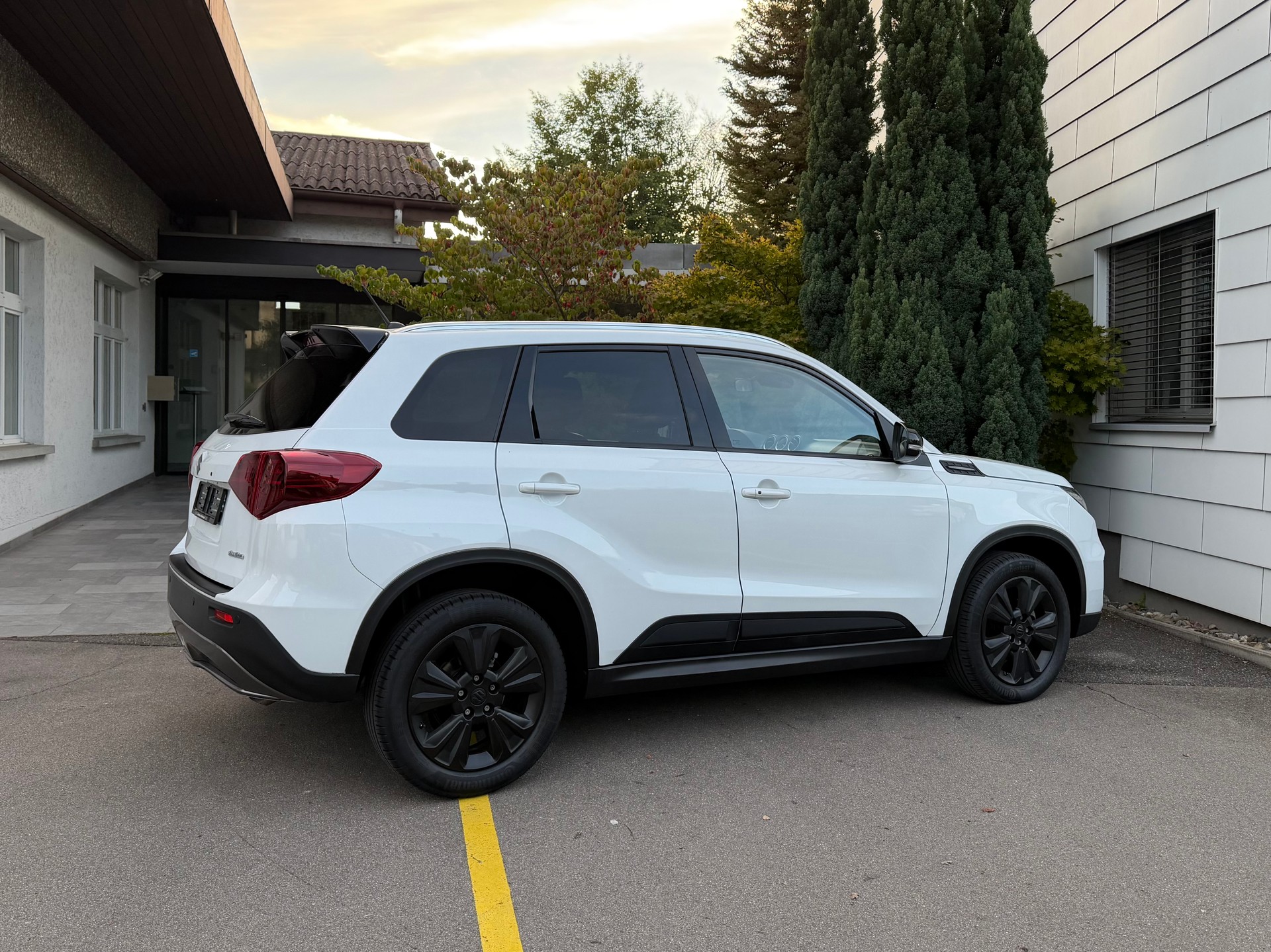 SUZUKI Vitara 1.4 4x4 Boosterjet Compact Top Automatic Allgrip *Vollausstattung*aus 1. Hand*Garantie*-image-2