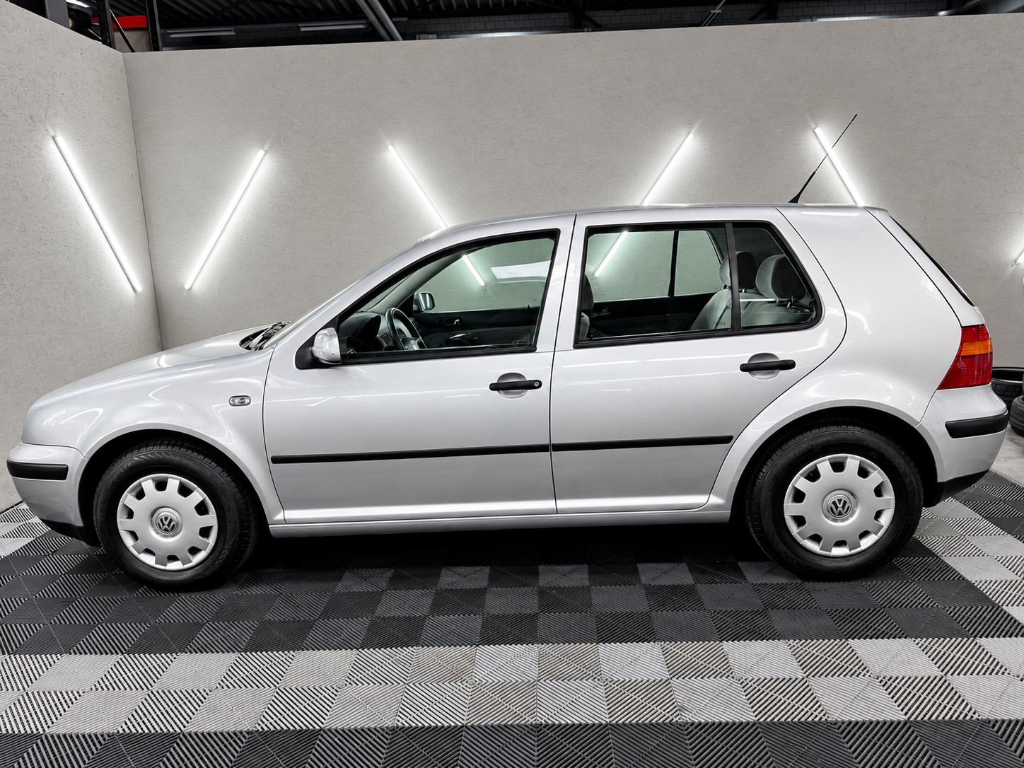 VW Golf 1.6 16V-image-3
