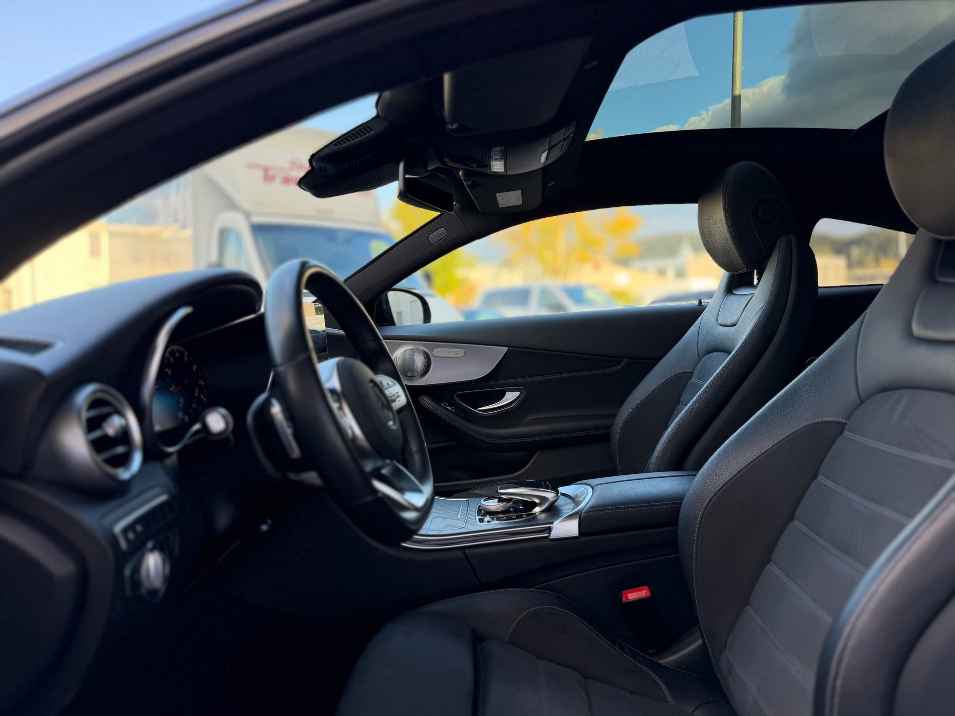 MERCEDES-BENZ C 200 Coupé 4Matic AMG Line 9G-Tronic-image-5