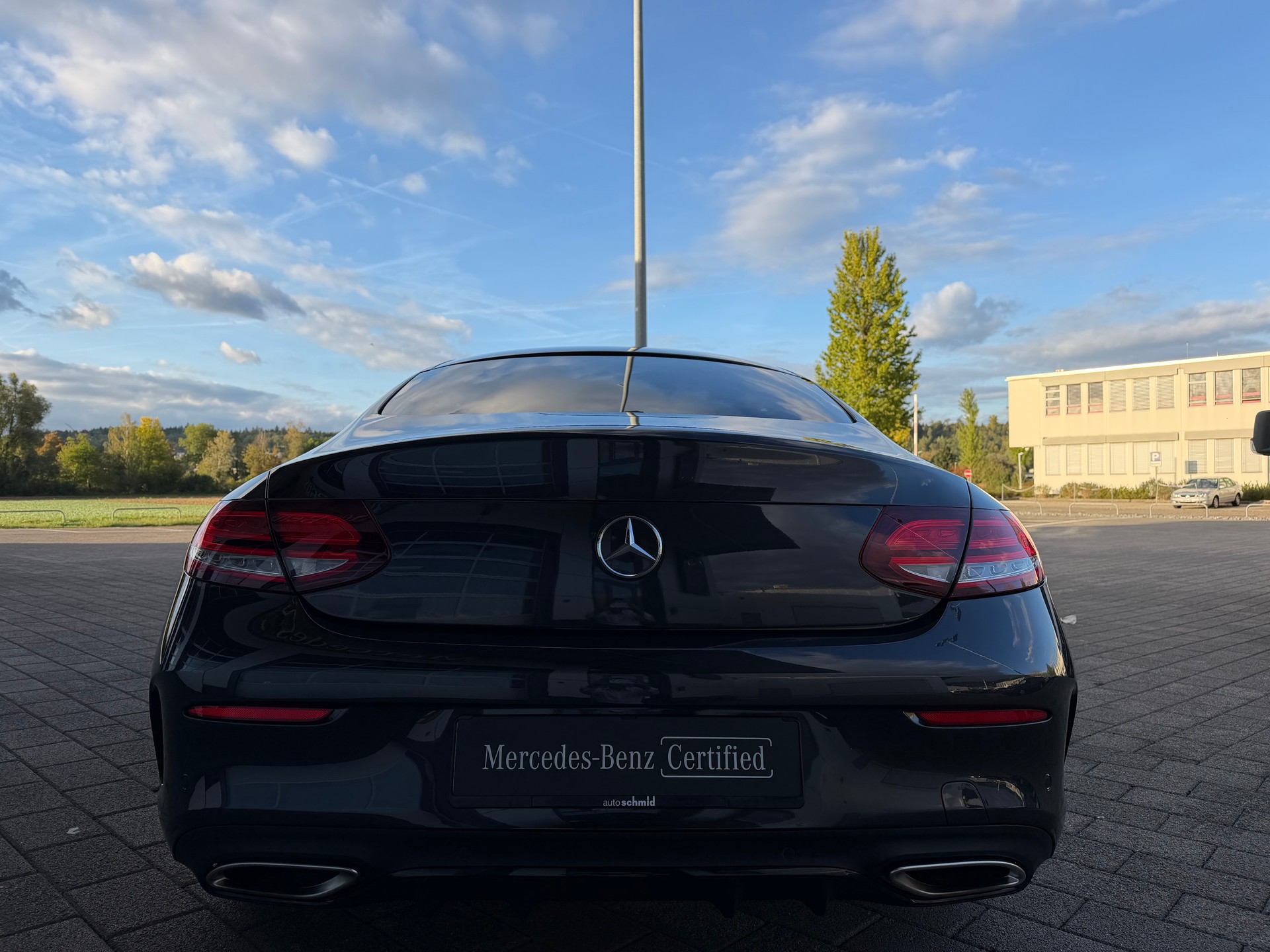 MERCEDES-BENZ C 200 Coupé 4Matic AMG Line 9G-Tronic-image-3