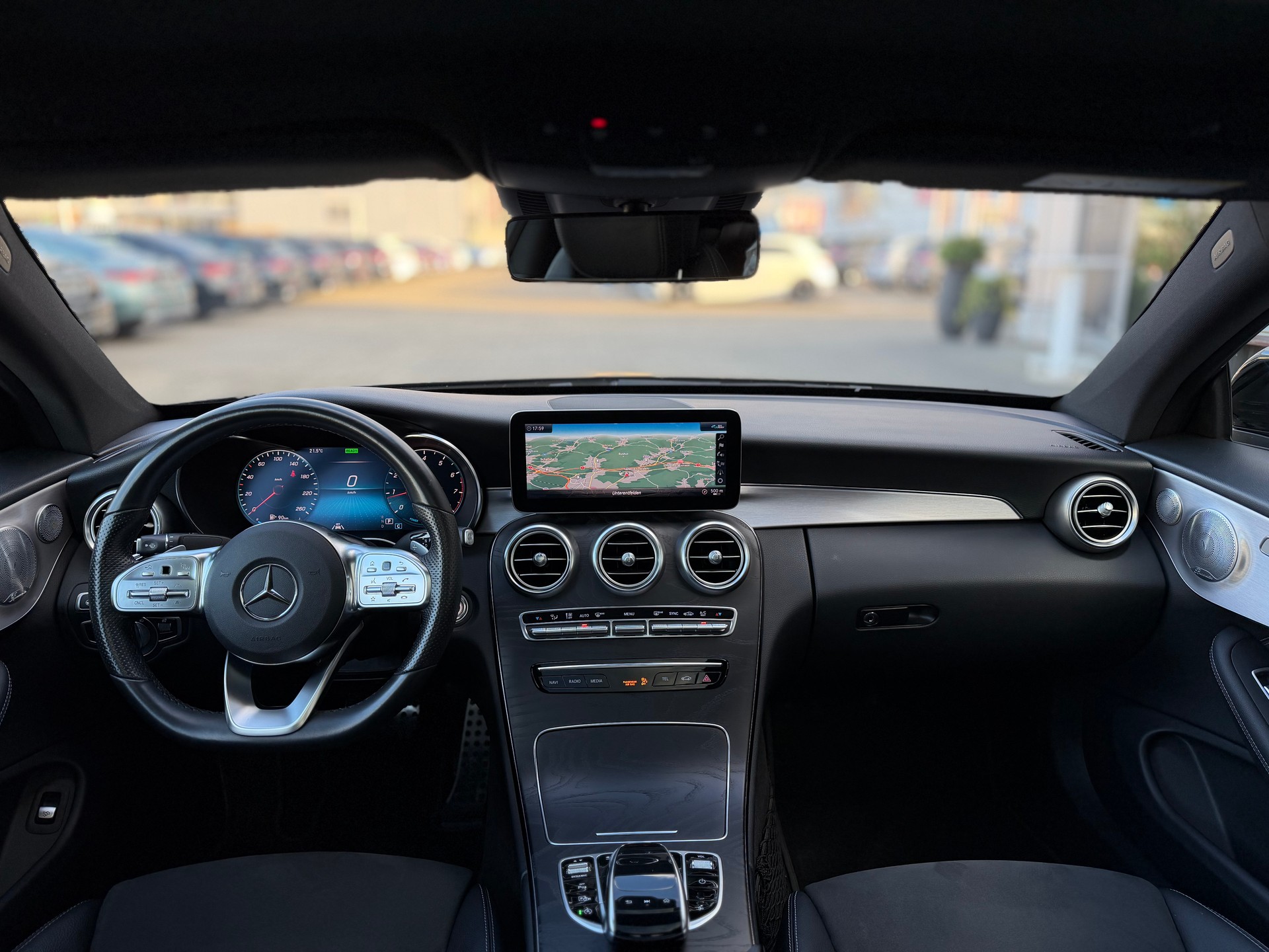 MERCEDES-BENZ C 200 Coupé 4Matic AMG Line 9G-Tronic-image-4