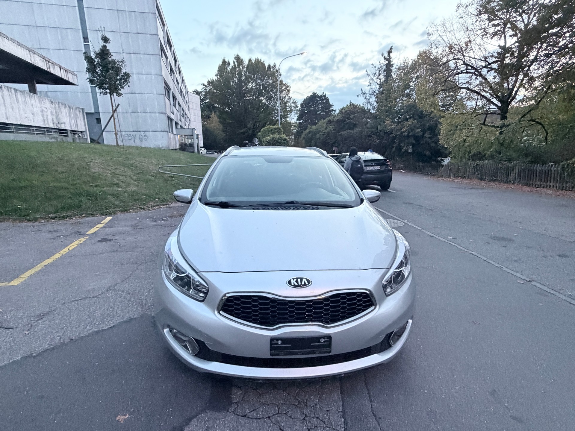 KIA Cee'd Sportswagon 1.6 GDi Trend DCT-image-1
