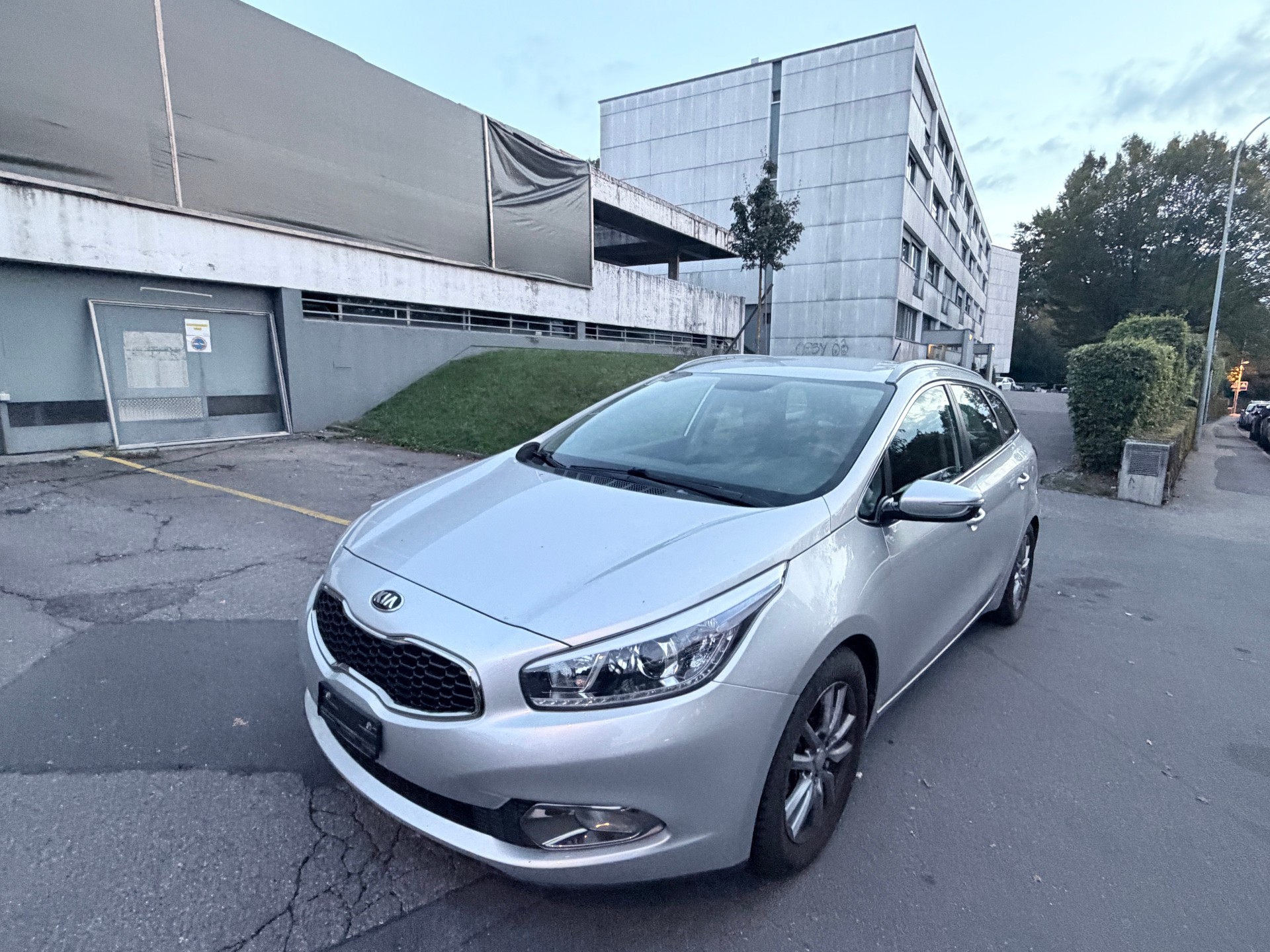 KIA Cee'd Sportswagon 1.6 GDi Trend DCT-image-0