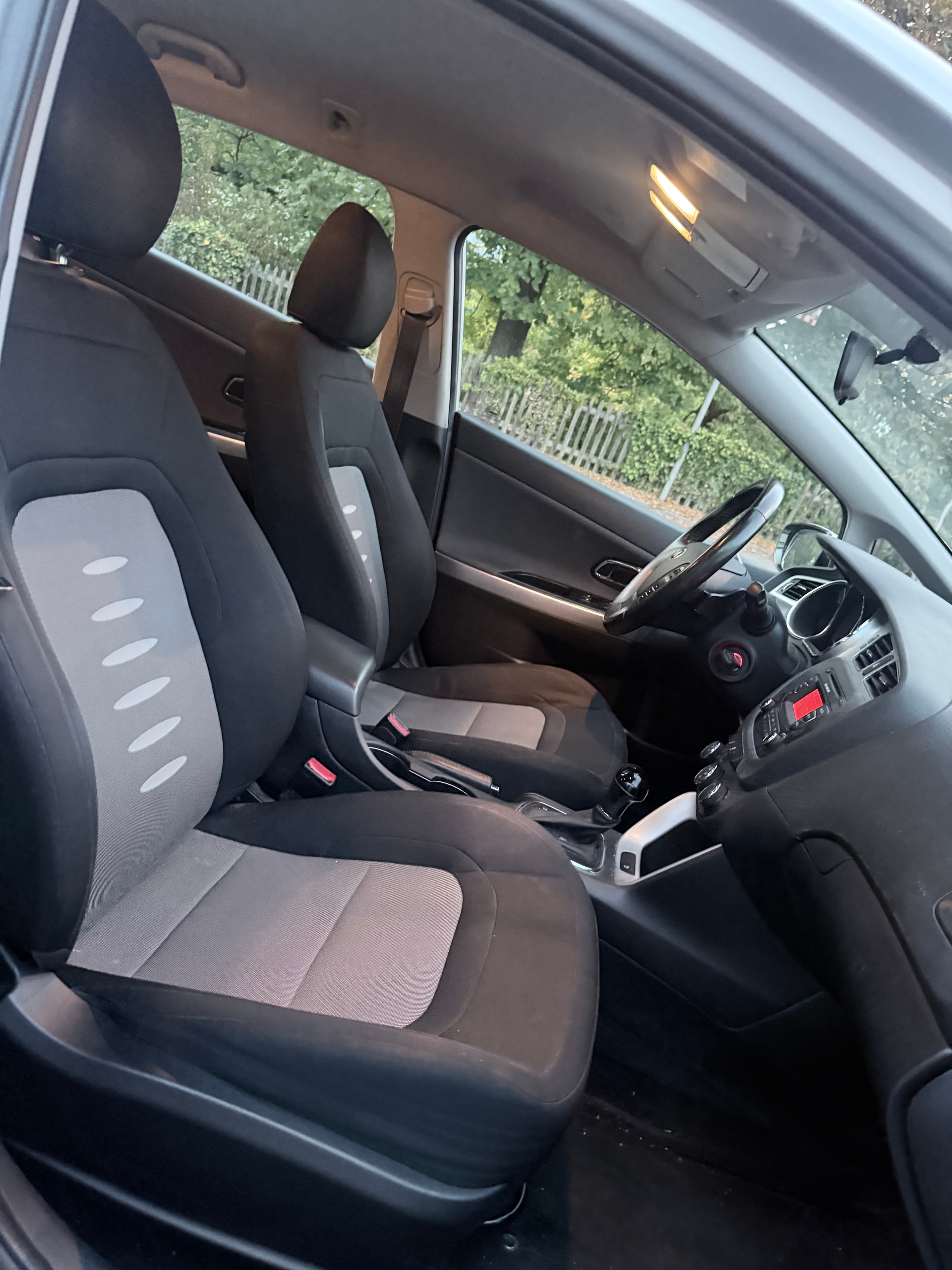 KIA Cee'd Sportswagon 1.6 GDi Trend DCT-image-7