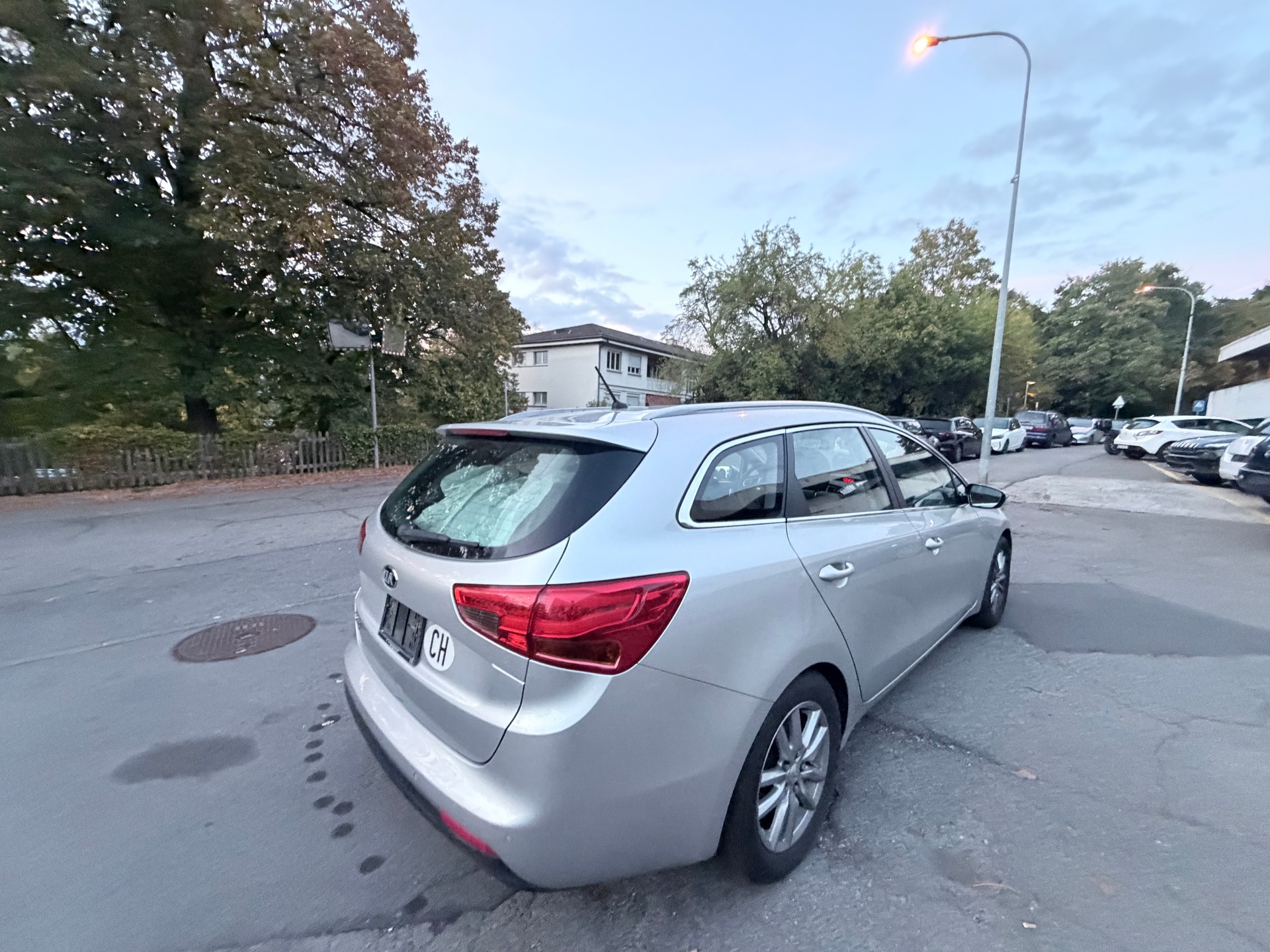 KIA Cee'd Sportswagon 1.6 GDi Trend DCT-image-3