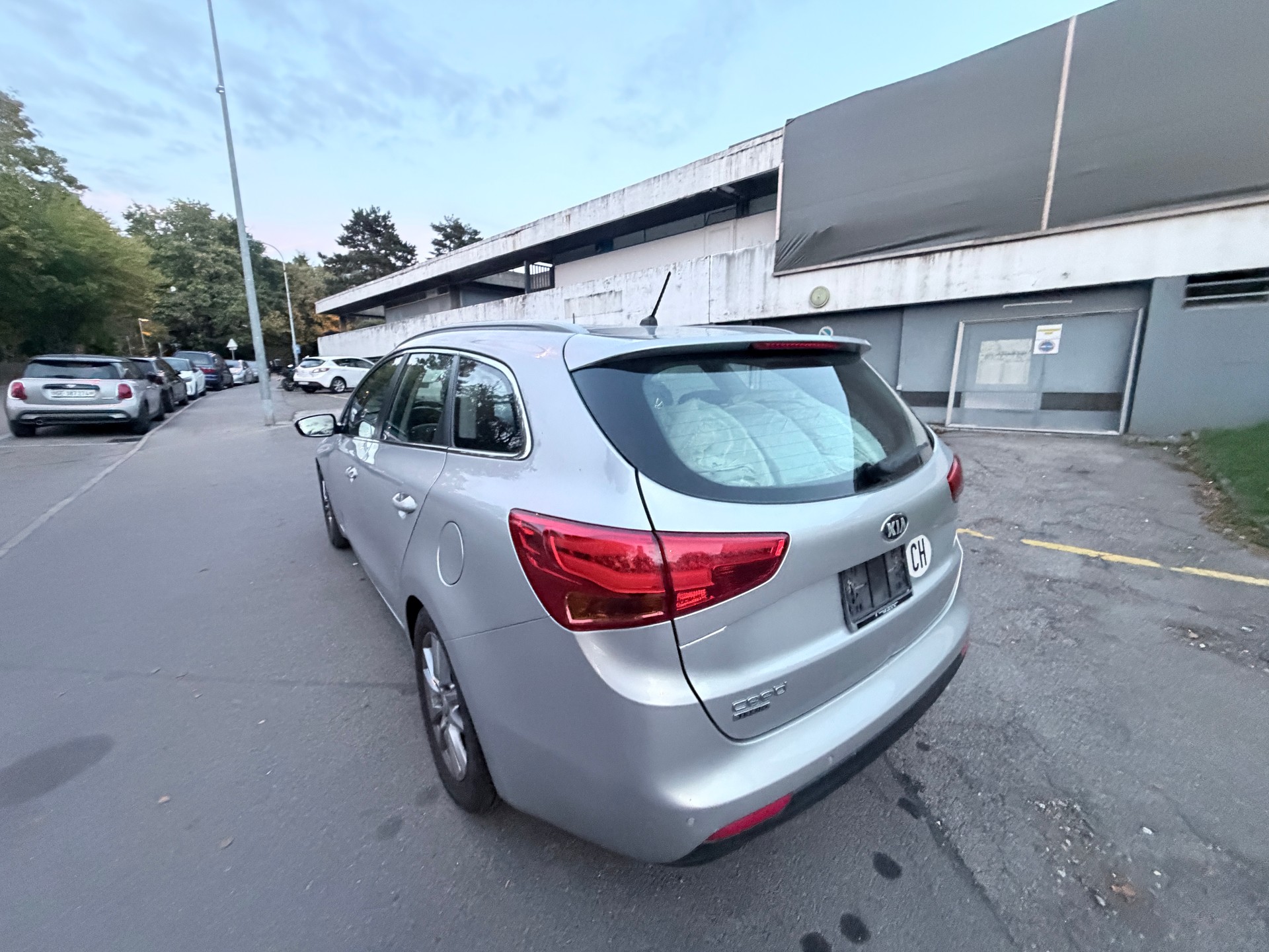 KIA Cee'd Sportswagon 1.6 GDi Trend DCT-image-5