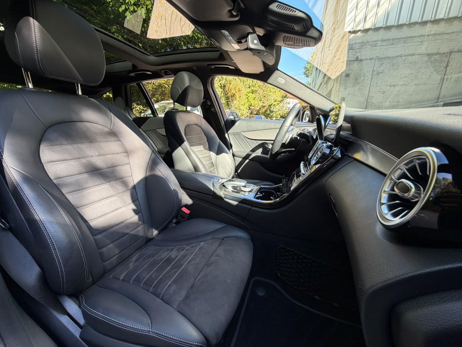 MERCEDES-BENZ C 200 Swiss Star AMG Line 4M 9G-Tronic-image-17