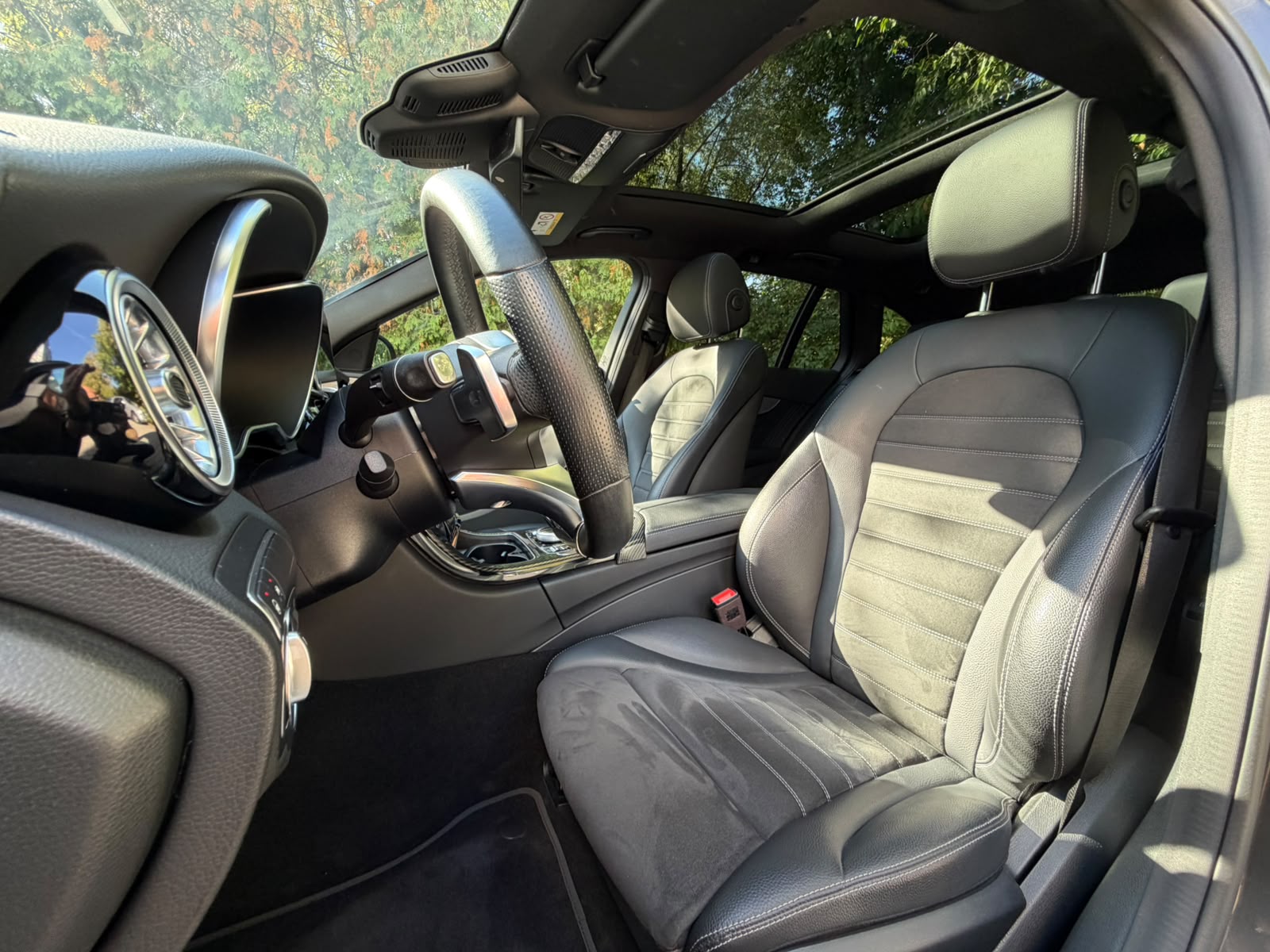 MERCEDES-BENZ C 200 Swiss Star AMG Line 4M 9G-Tronic-image-9