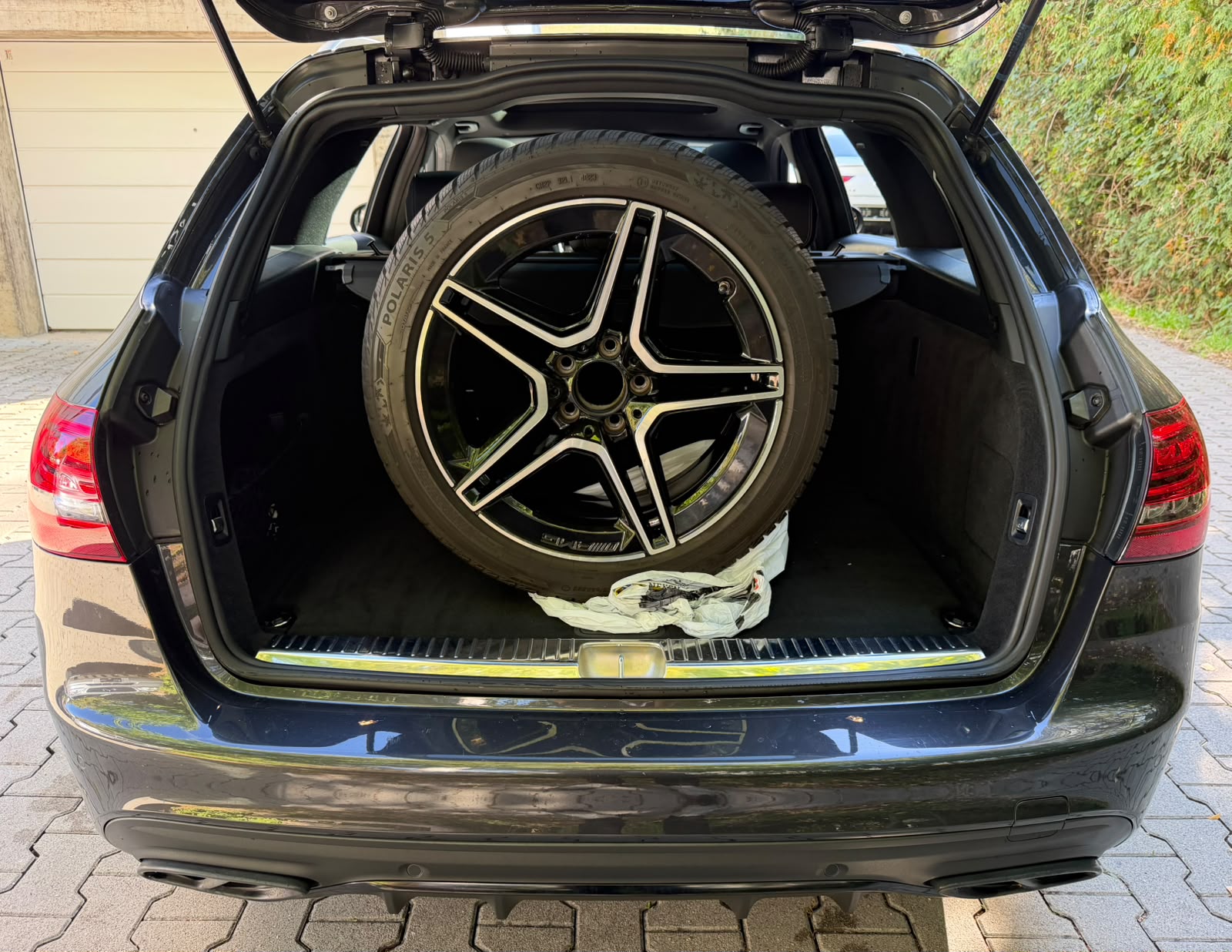 MERCEDES-BENZ C 200 Swiss Star AMG Line 4M 9G-Tronic-image-29