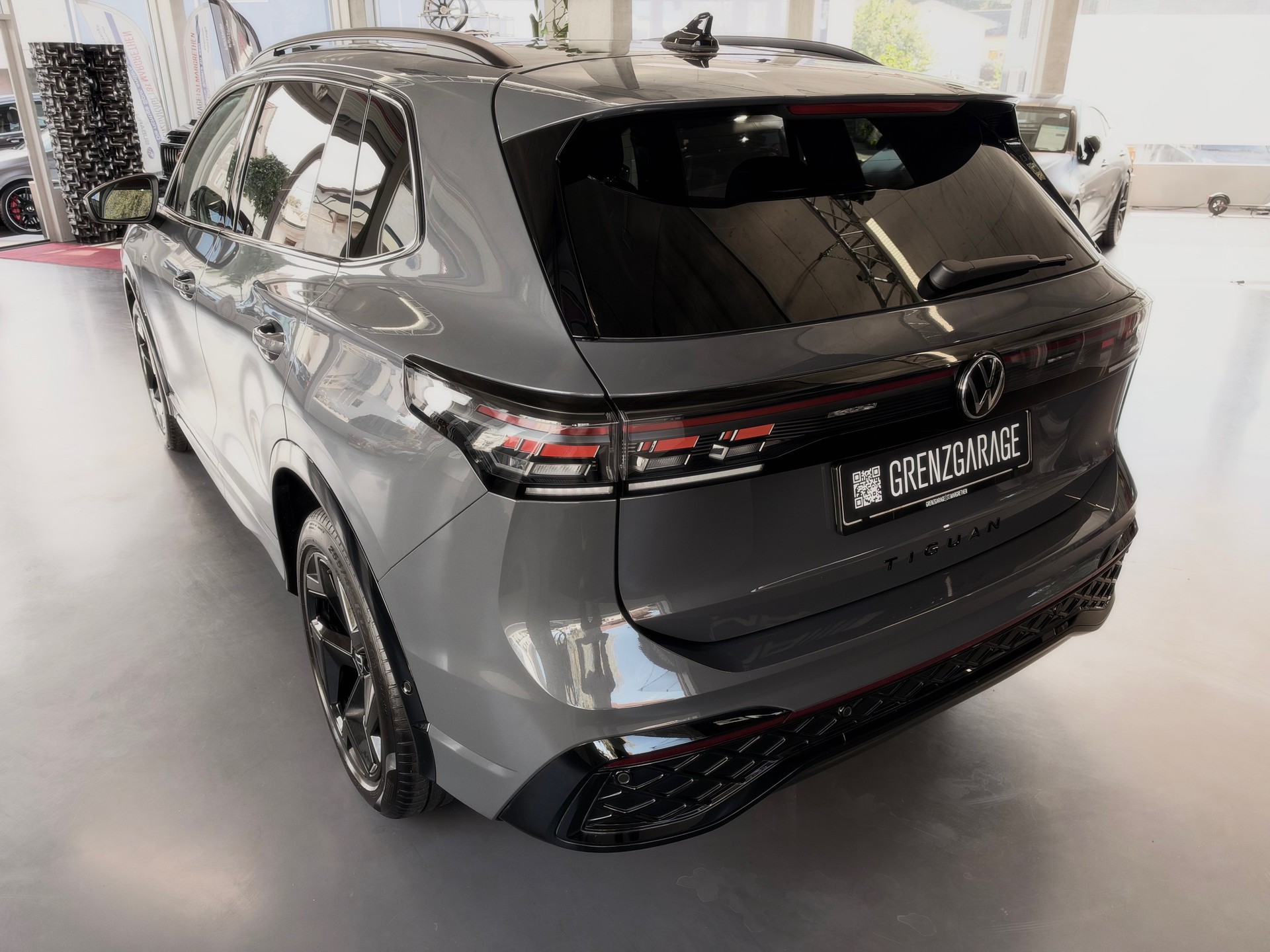 VW Tiguan 2.0 TDI SCR R-Line 4Motion DSG-image-4