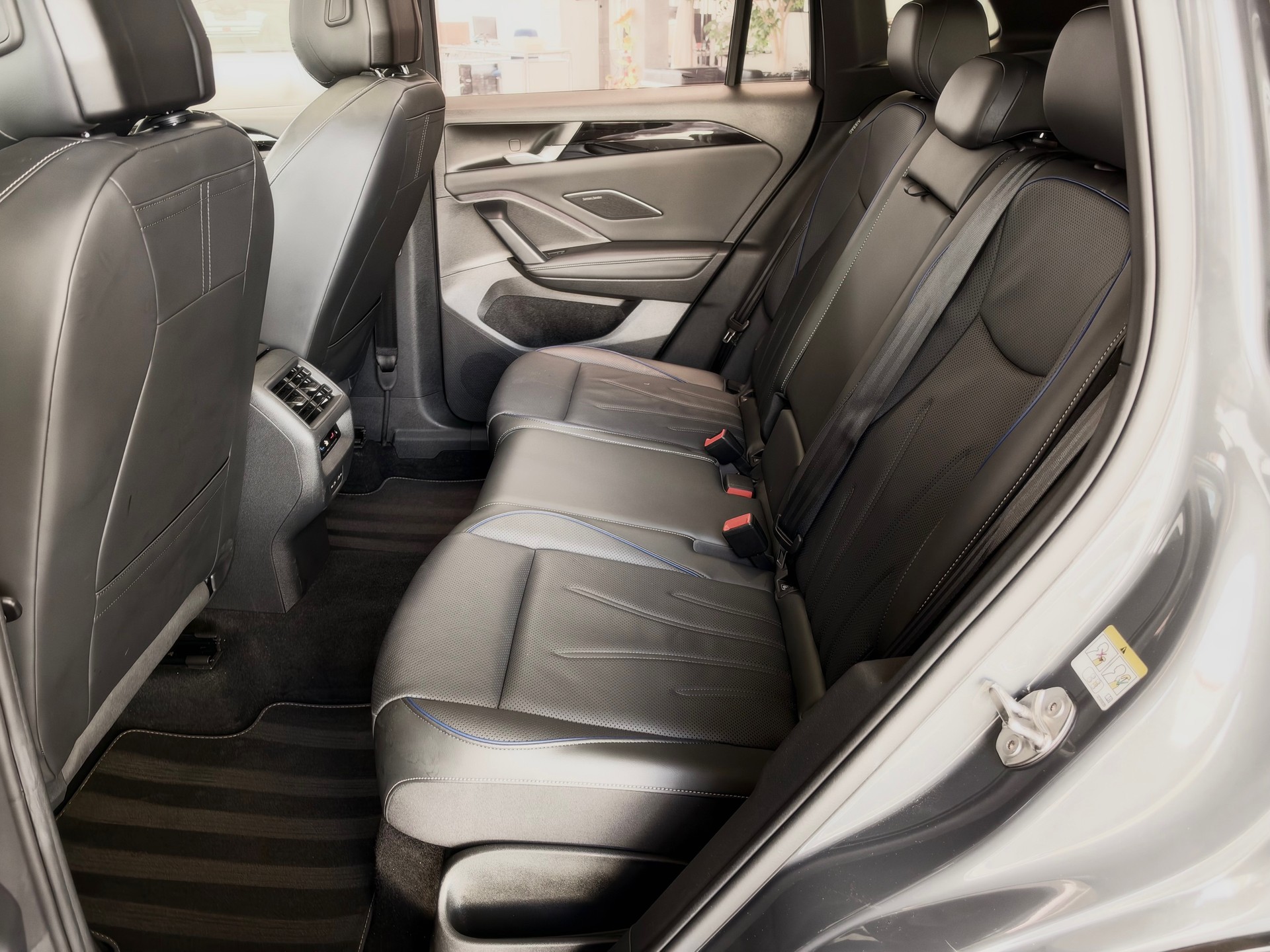 VW Tiguan 2.0 TDI SCR R-Line 4Motion DSG-image-12