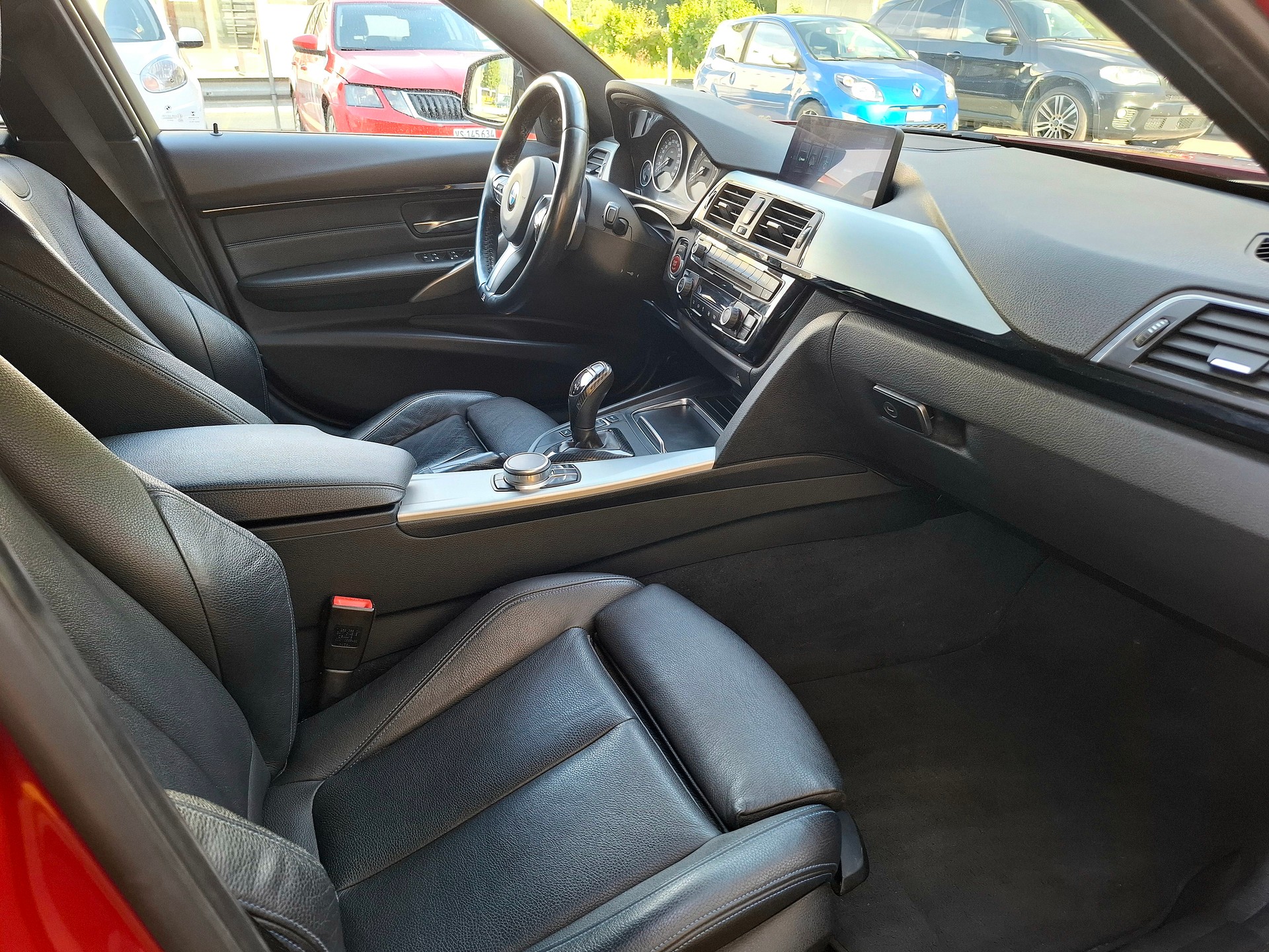BMW 340i xDrive Touring M Sport Steptronic-image-13