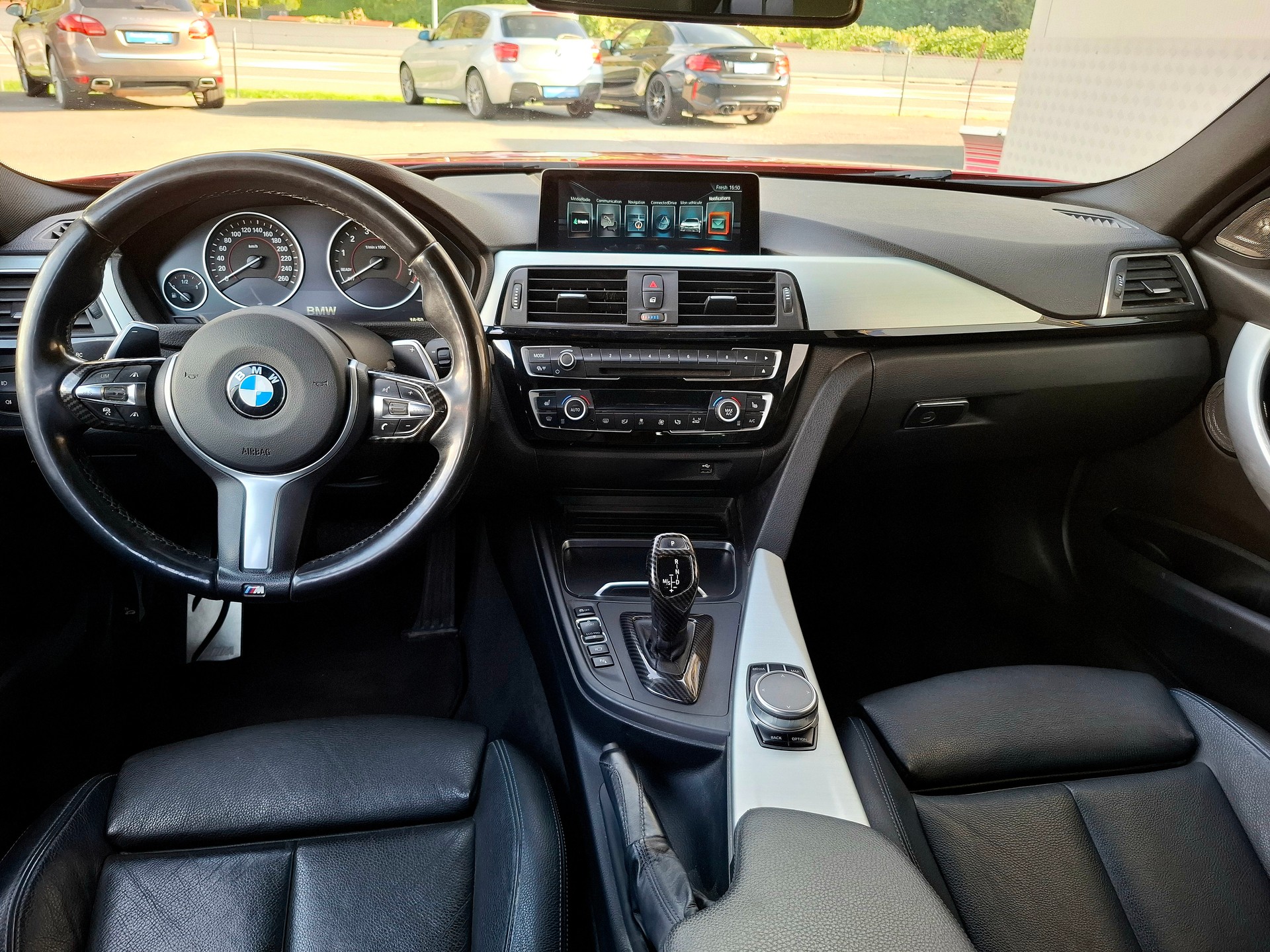 BMW 340i xDrive Touring M Sport Steptronic-image-9
