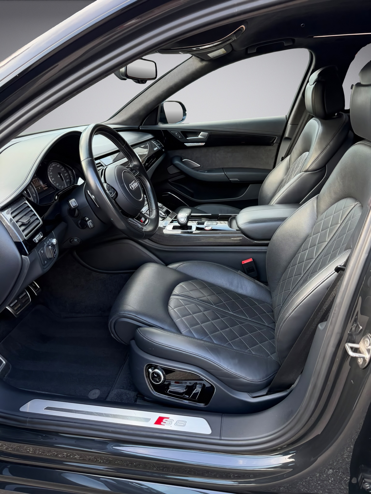 AUDI S8 4.0 TFSI V8 plus quattro tiptronic * 605 PS * Facelift * Carbon Paket * Standheizung *-image-9