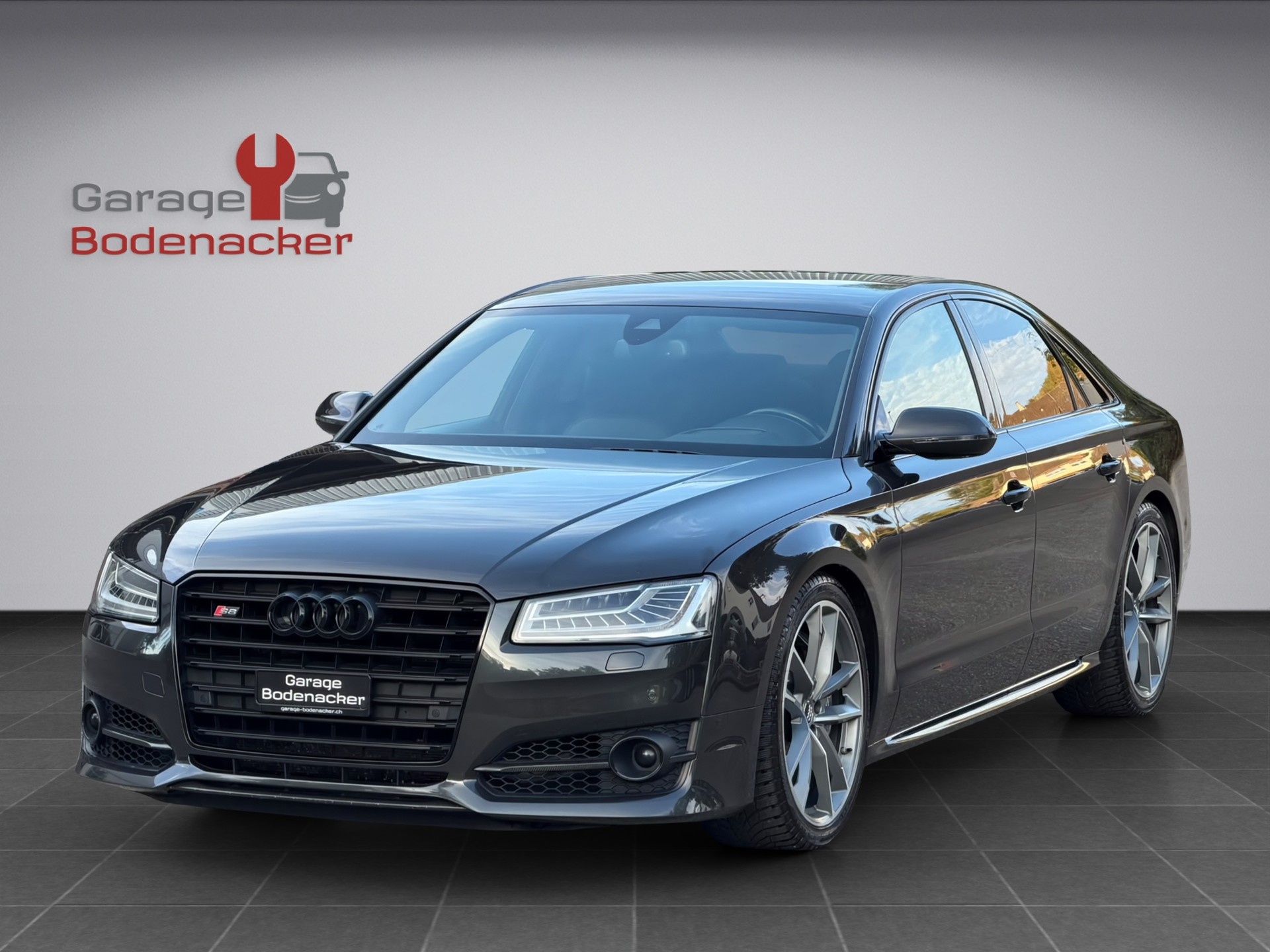 AUDI S8 4.0 TFSI V8 plus quattro tiptronic * 605 PS * Facelift * Carbon Paket * Standheizung *-image-1