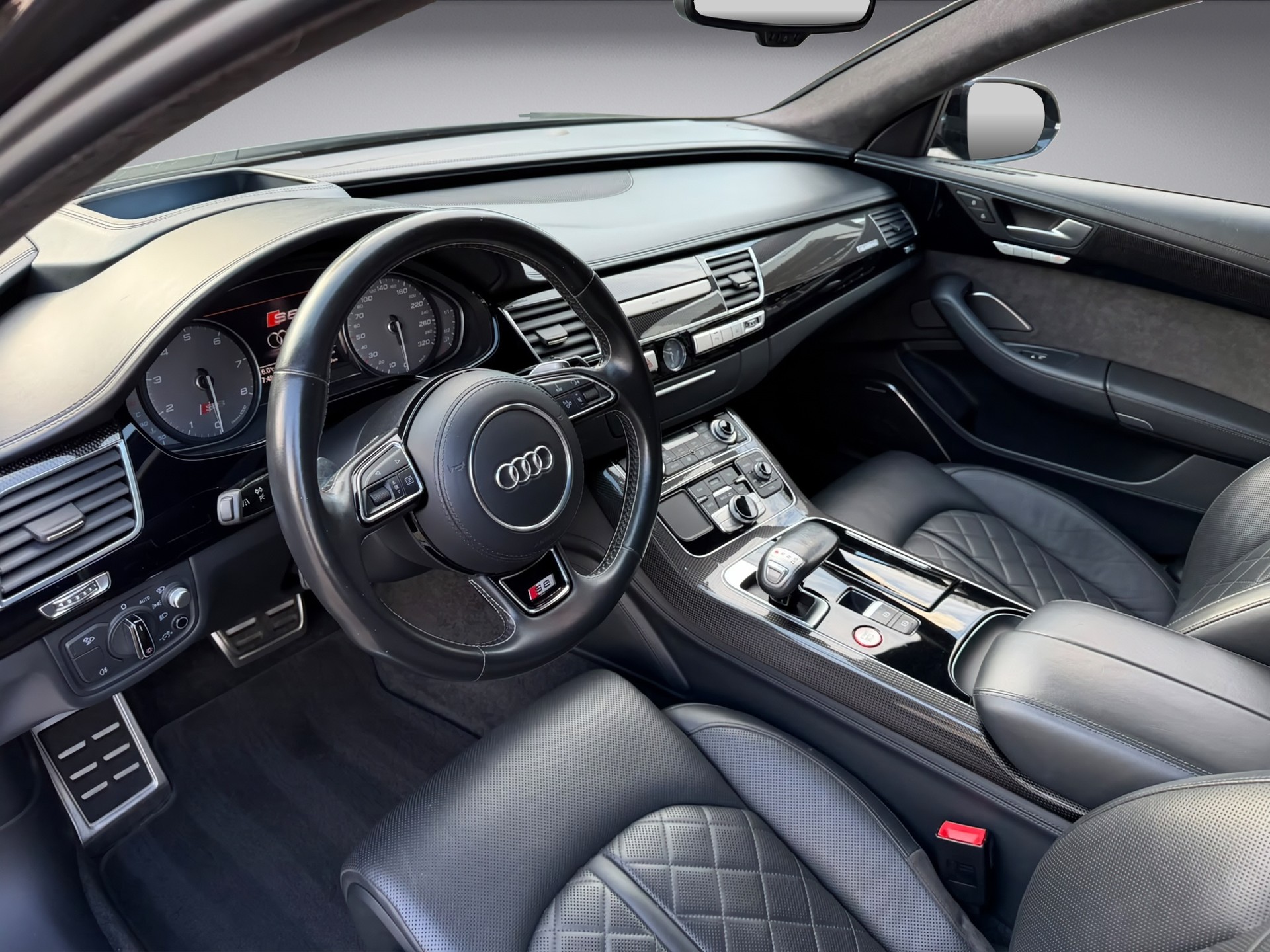 AUDI S8 4.0 TFSI V8 plus quattro tiptronic * 605 PS * Facelift * Carbon Paket * Standheizung *-image-8