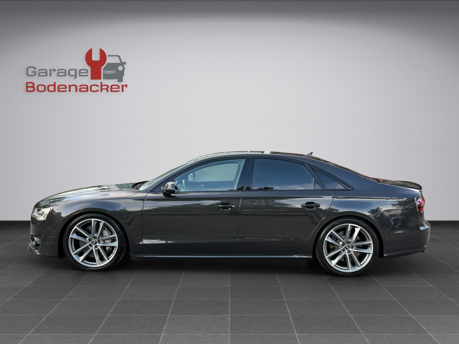 AUDI S8 4.0 TFSI V8 plus quattro tiptronic * 605 PS * Facelift * Carbon Paket * Standheizung *-image-2