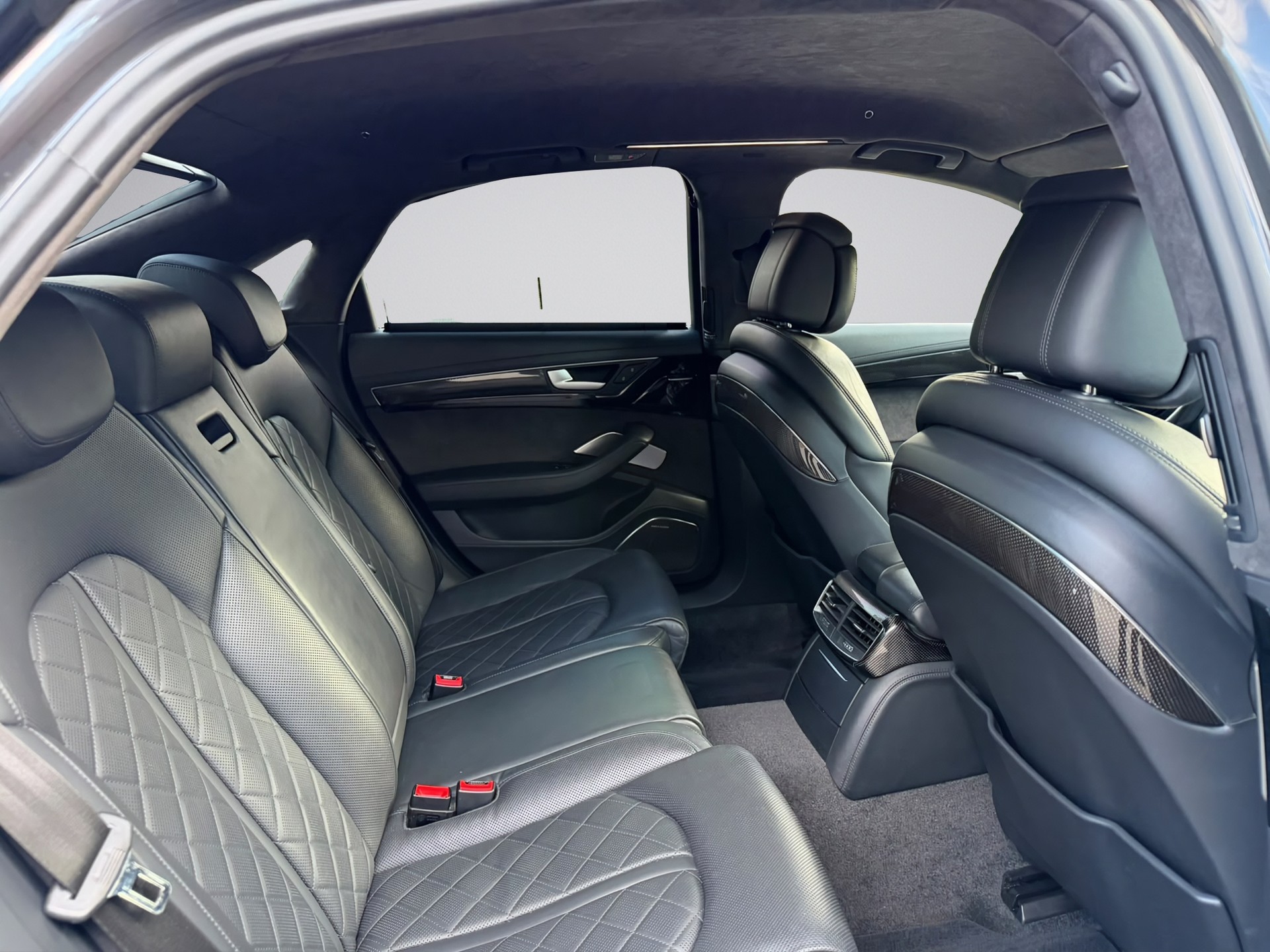 AUDI S8 4.0 TFSI V8 plus quattro tiptronic * 605 PS * Facelift * Carbon Paket * Standheizung *-image-11